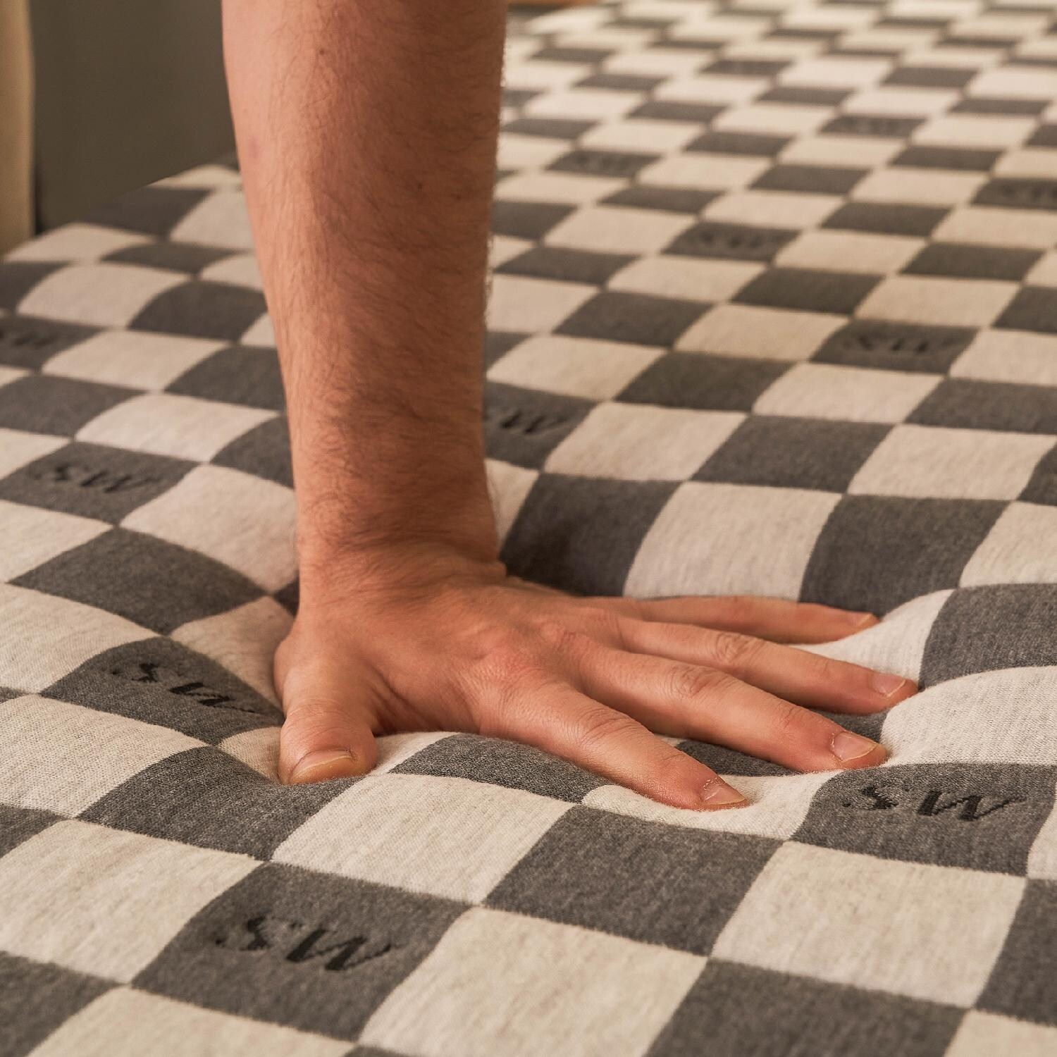 Sweetnight  12-inch Medium Gel Memory Foam Tight Top Mattress Queen