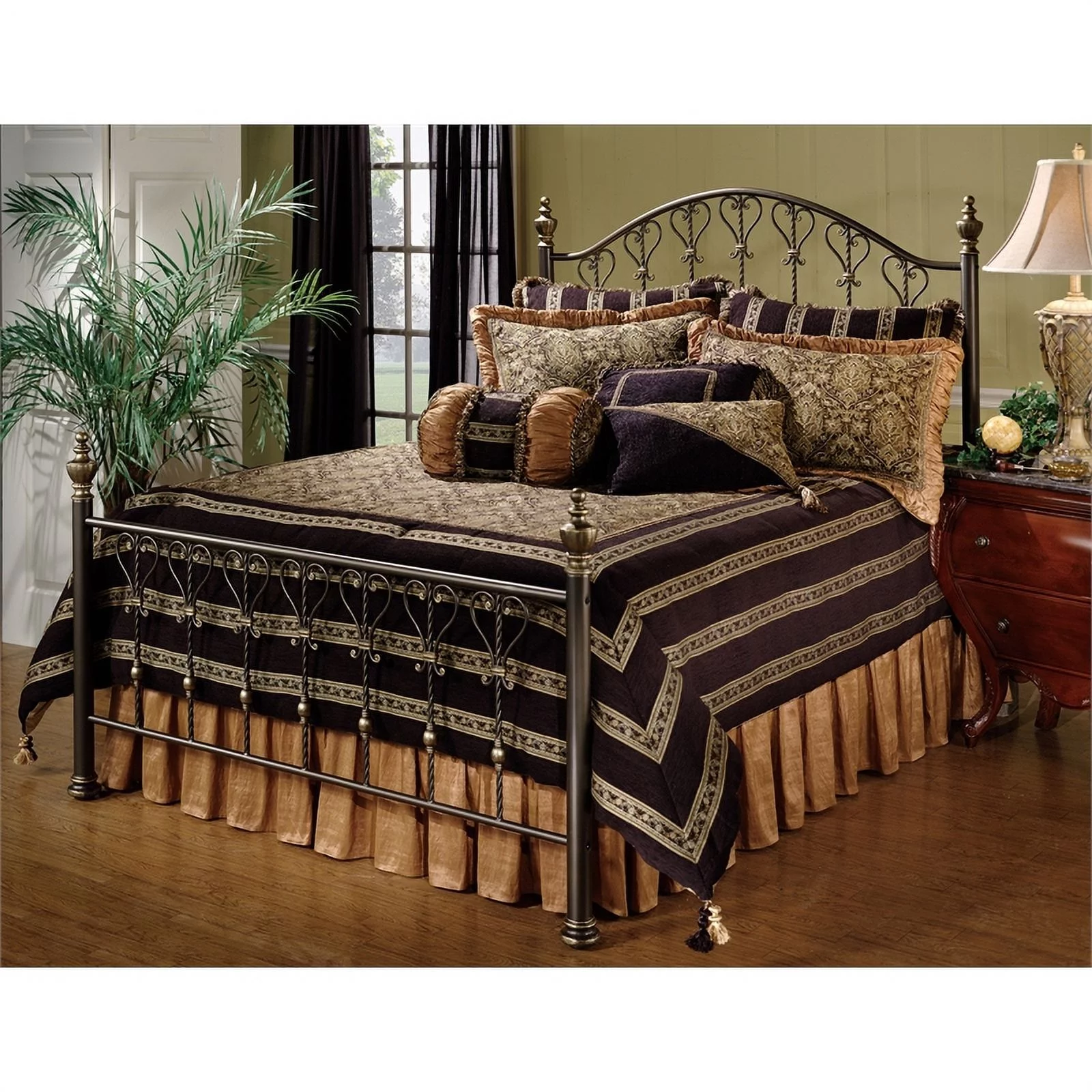 Bowery Hill Traditional Metal Queen Poster Spindle Bed in Dusty Bronze