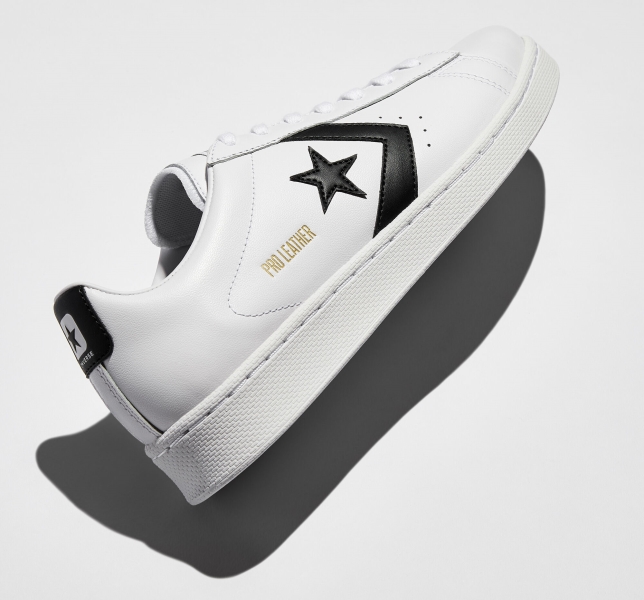 Women's Converse OG Pro Leather Low Tops White / Black / White | 614-XKNECR