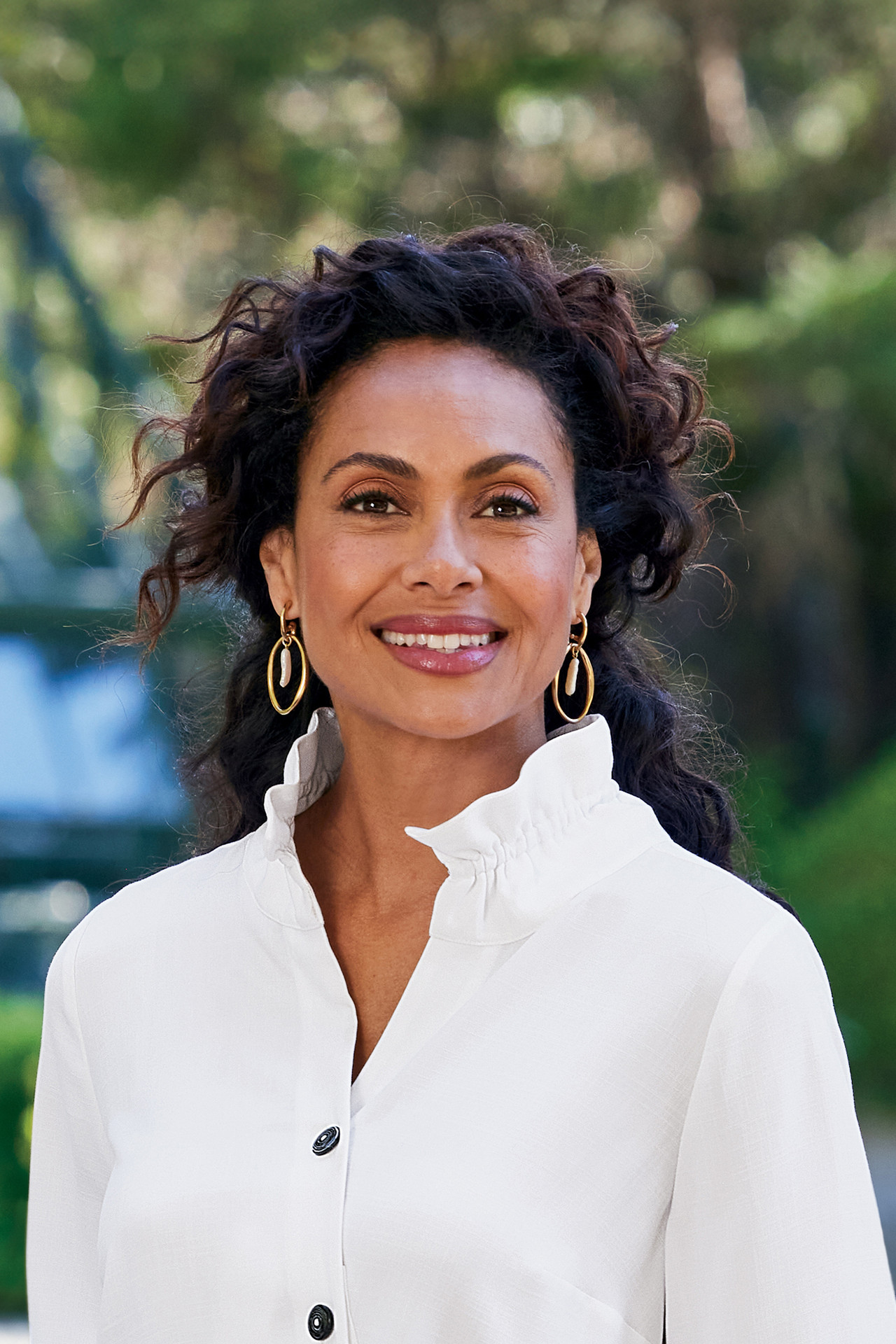 Dora Hoop Pearl Earring