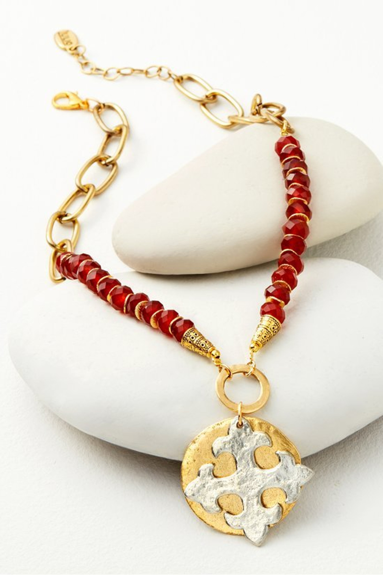 Melona Pendant Necklace