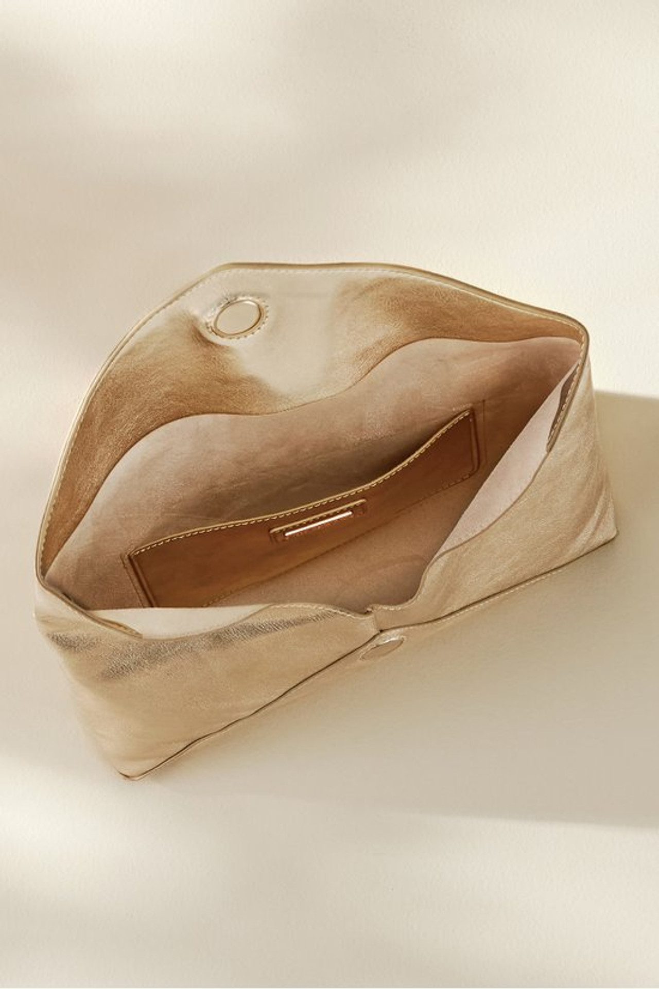 Tindra Envelope Clutch