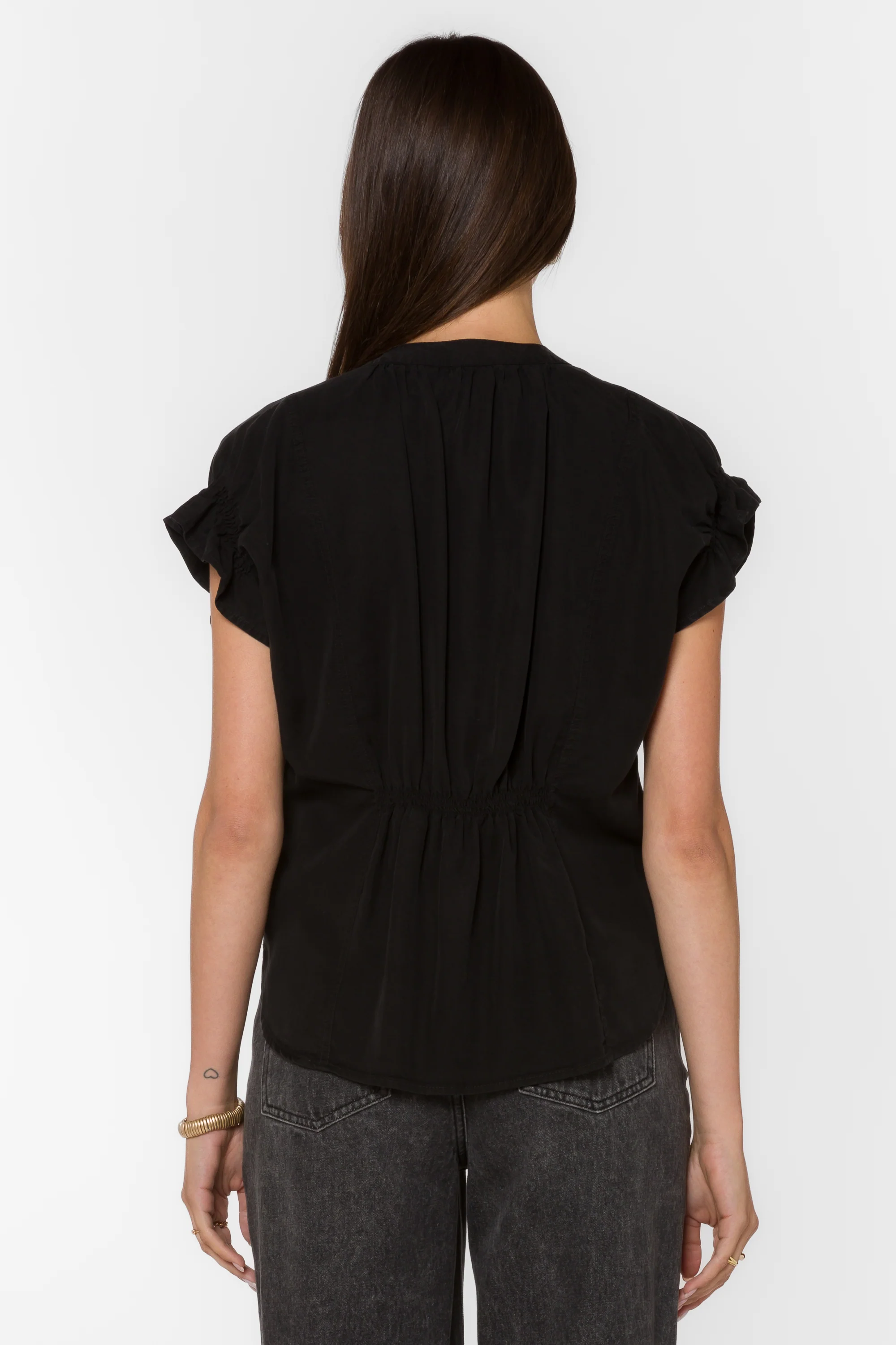 Avery Black Top