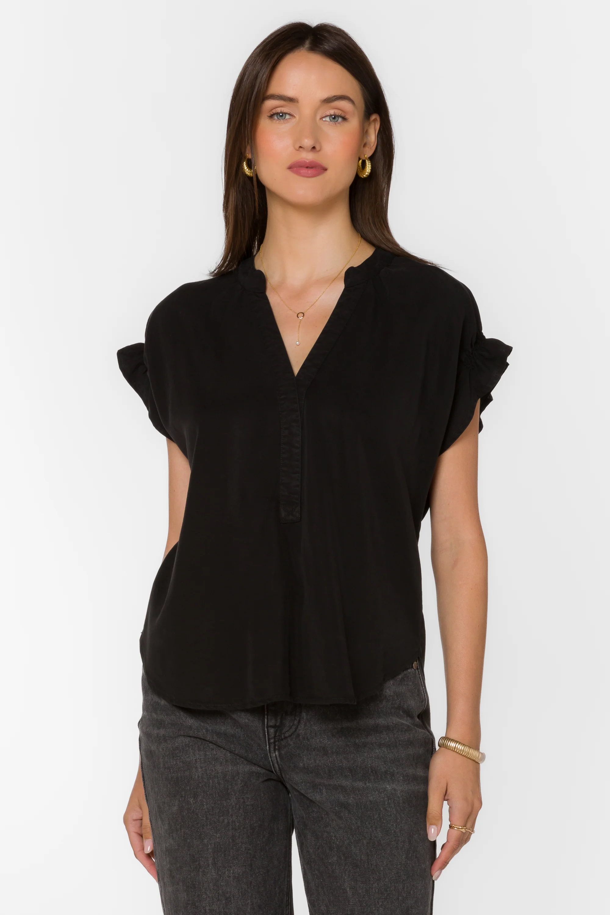 Avery Black Top