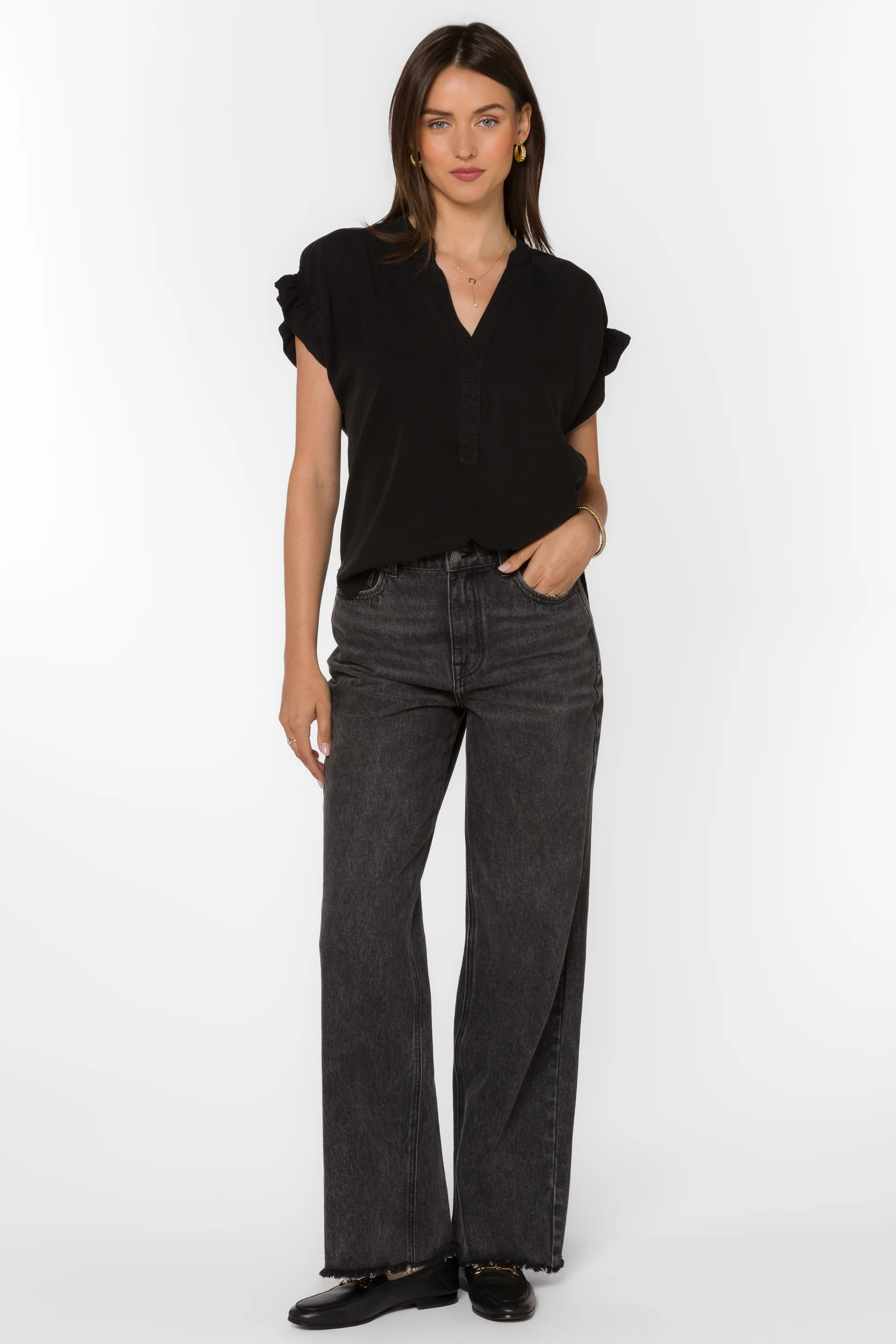 Avery Black Top