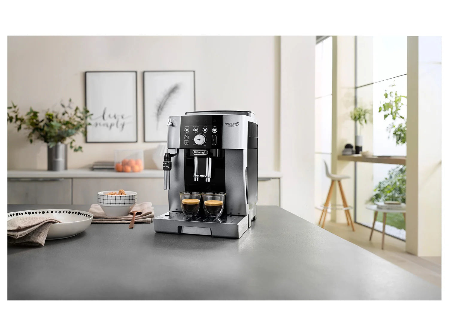 Last chance | Delonghi coffee machine ECAM250.23.SB