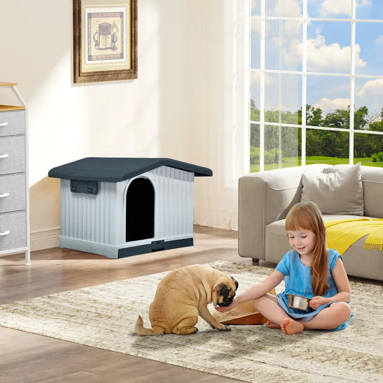 Czarnetzki Plastic Insulated Igloo Style Dog House