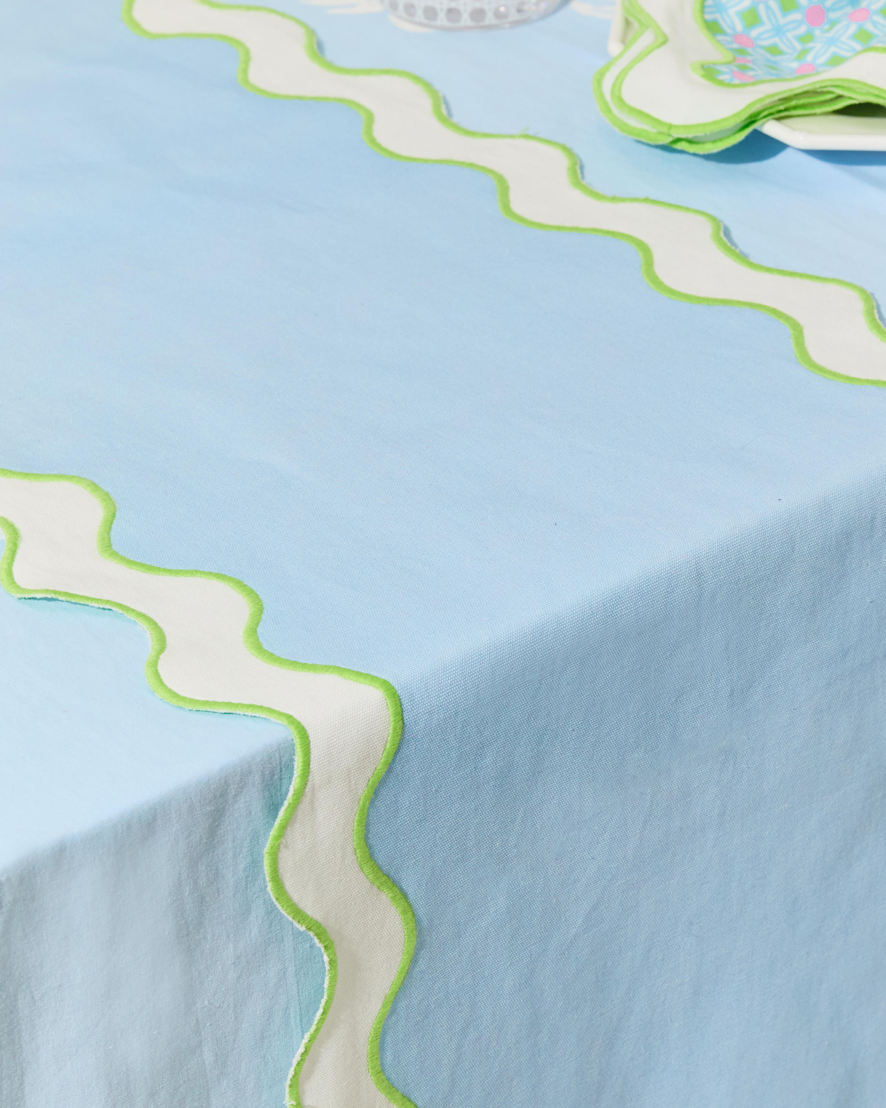Scallop Table Runner