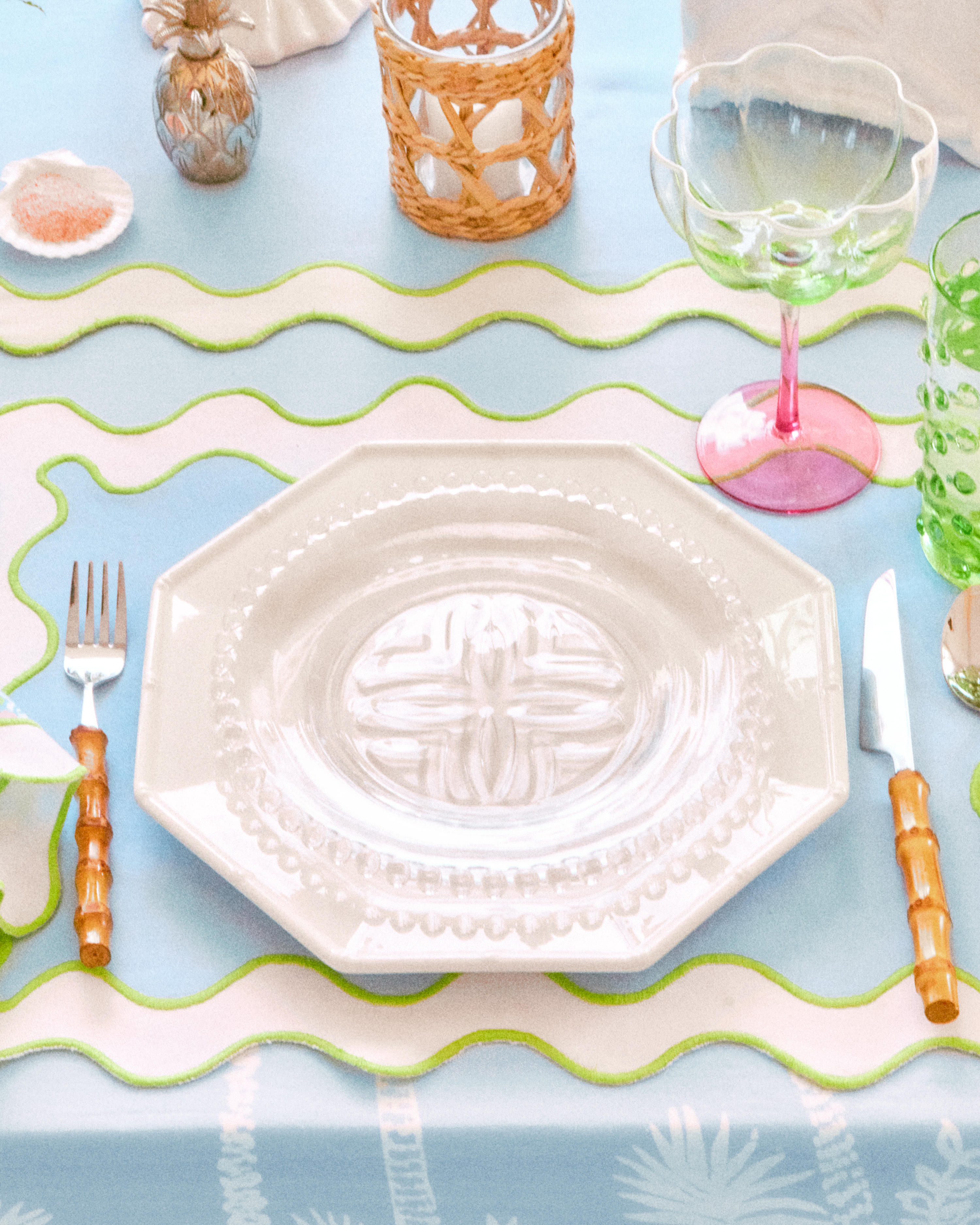 Glass Embossed Appetizer Plate Set