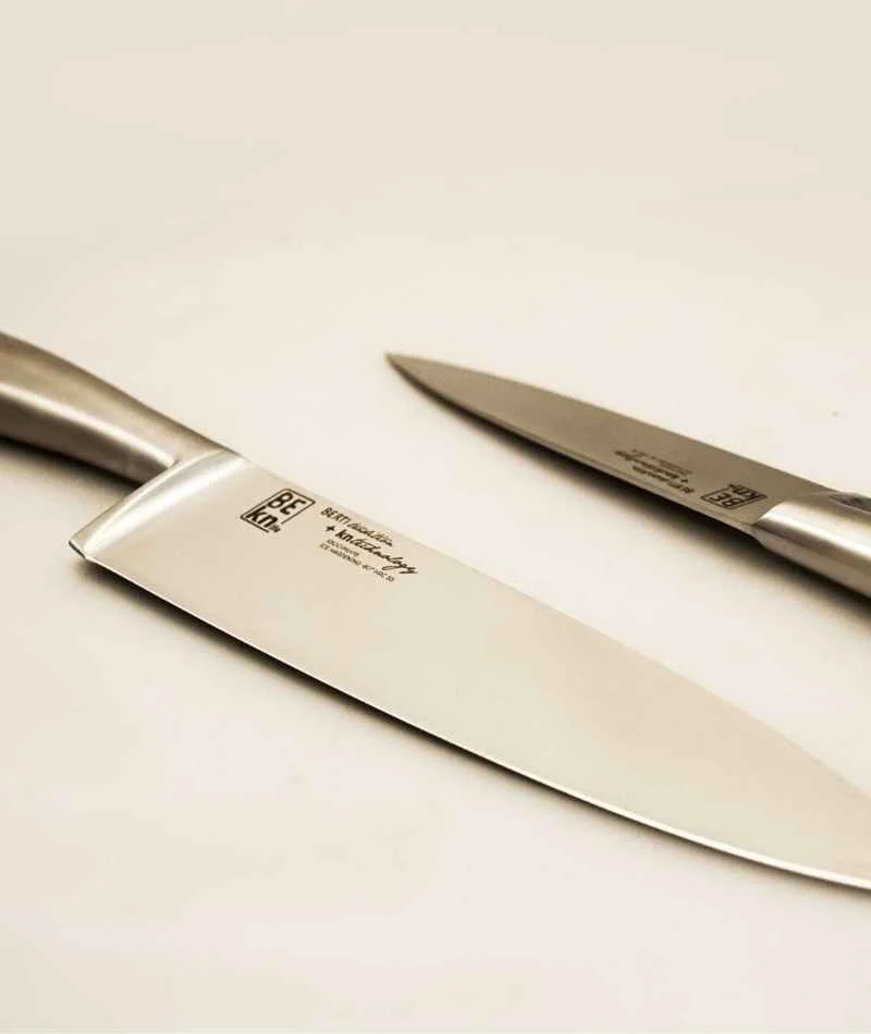 Coltello corto e curvo per verdure