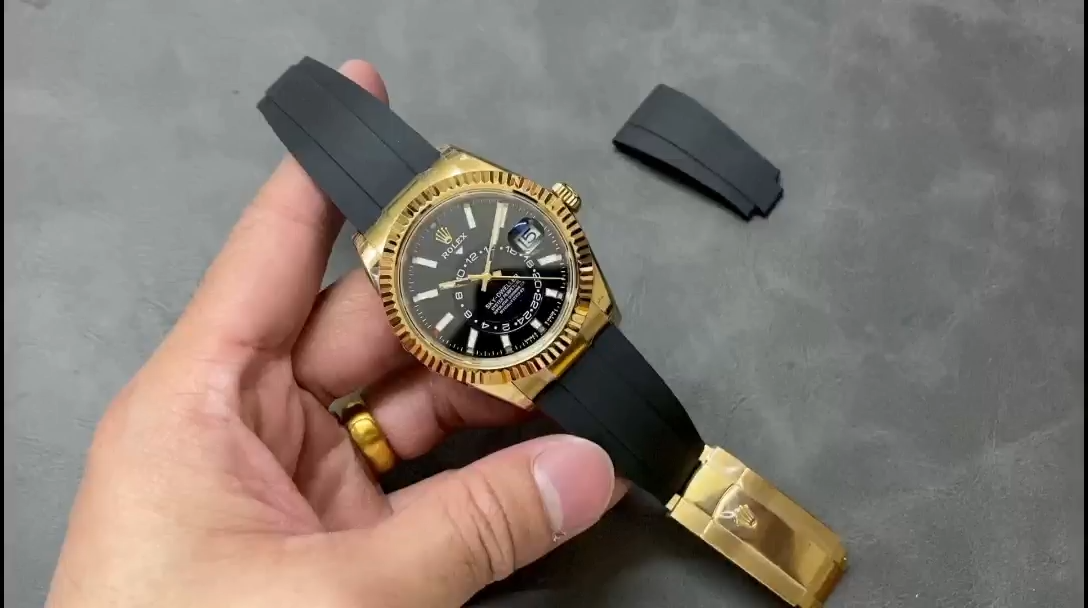 Rolex Sky Dweller 326238 Yellow Gold Black Dial 42mm Mens Replica Watch
