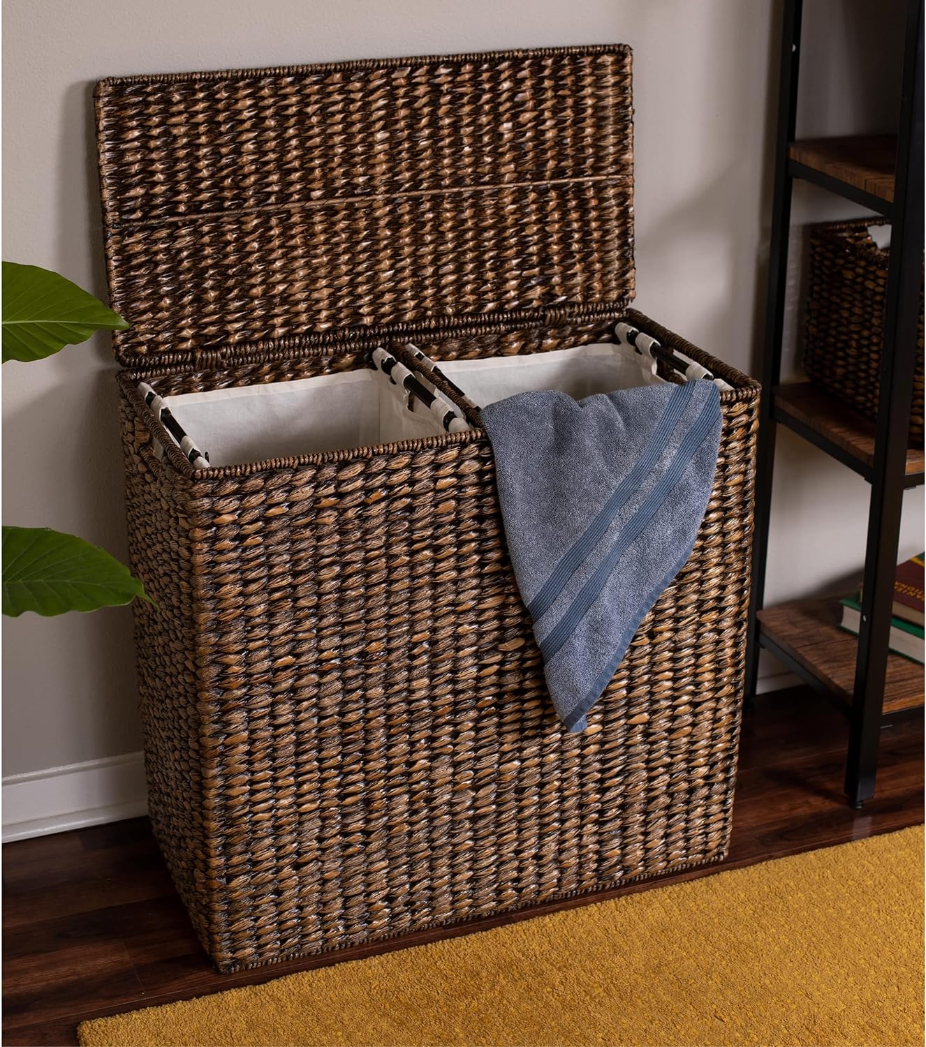 Extra large split gift basket with lining