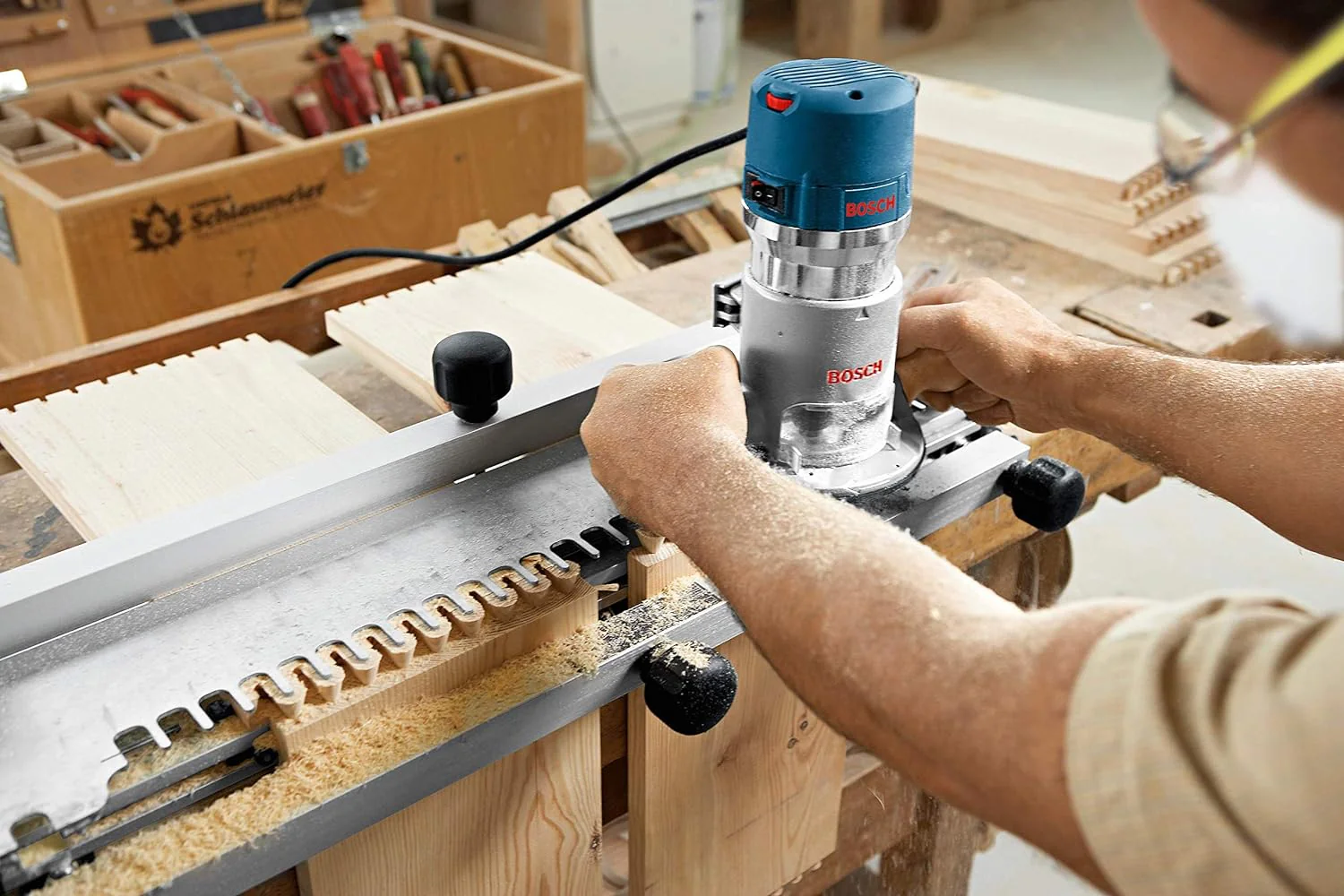 BOSCH 1617EVSPK Wood 12 Amp Router Tool Combo Kit - 2.25 Horsepower Plunge Router & Fixed Base with a Variable Speed