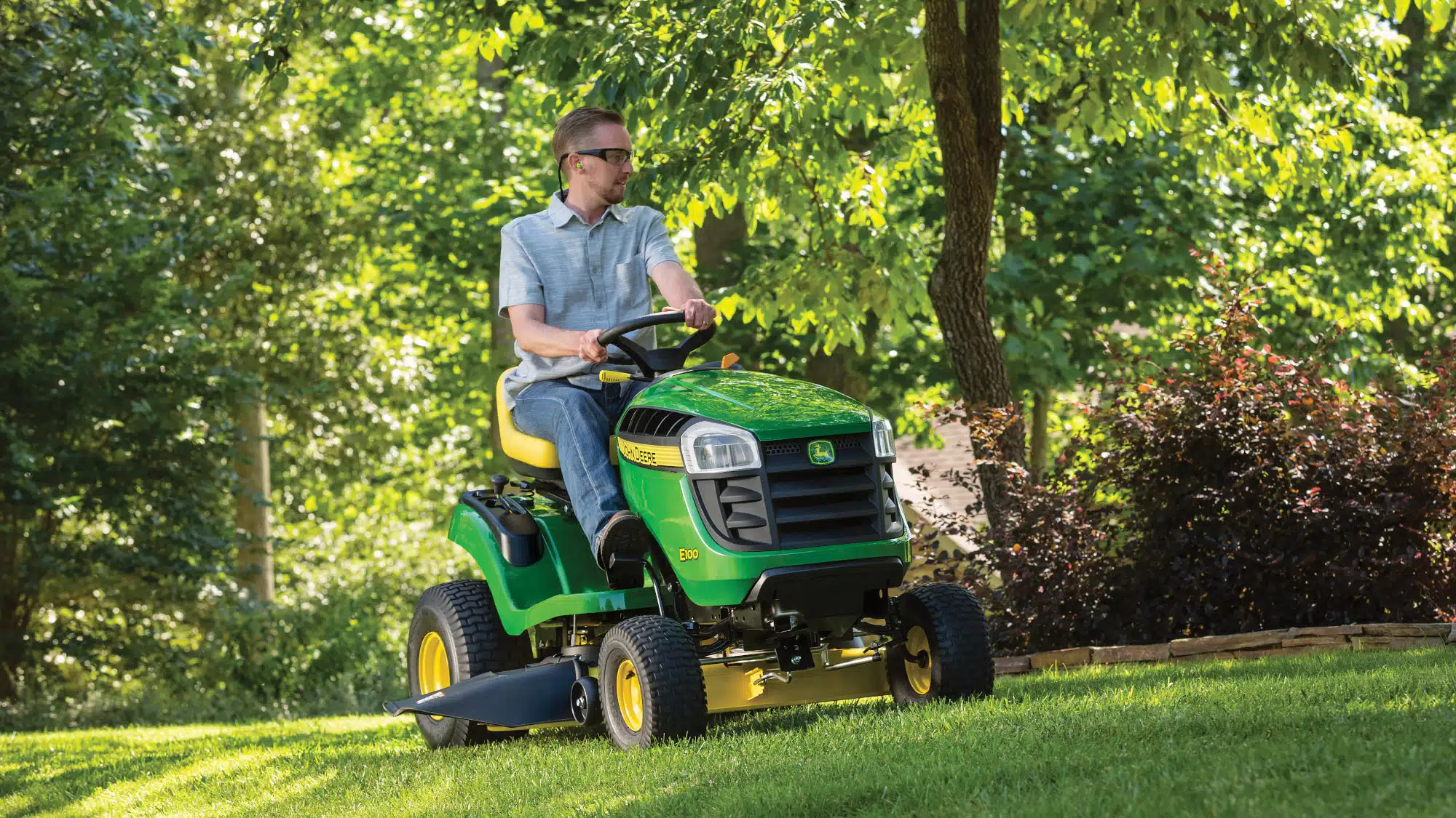 John Deere S100 42 in Riding Lawn Mower – 17.5 HP Gas Hydrostatic Drive