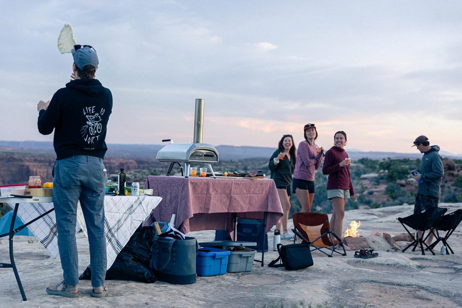 Ooni Karu 12 Four a Pizza Multi-Combustibles Four à pizza Pizza Bois/Gaz/Charbon/Pizzas cuites en 60 secondes Chrono Pizza Gaz pour une Authentique Pizza Cuite sur Pierre Ooni Four a Pizza Gaz