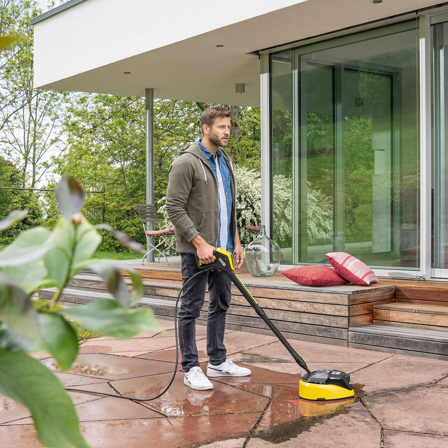 Krcher Flchenreiniger T-Racer T 7 Plus (Spritzwasserschutz, für groe Flchen, zwei Flachstrahldüsen, Handgriff für senkrechtes arbeiten, Powerdüse, Spüldüse)