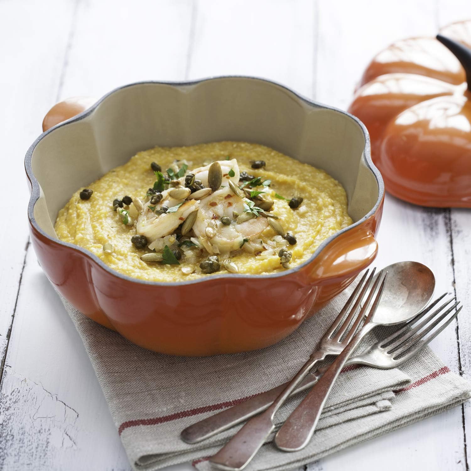 Le Creuset Cocotte Citrouille en Fonte avec Couvercle, Ø 22 cm, Convient à tous les types de cuisinières (induction comprise), Volume : 2 L, 3,98 kg, Rouge (Rouge four)