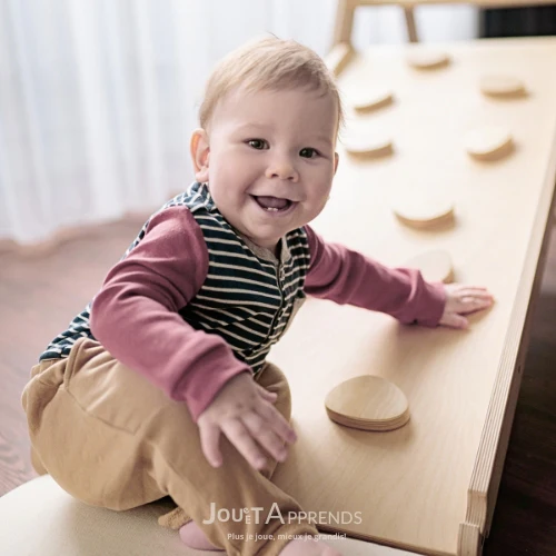 Aire de Jeux Montessori 3-en-1 : Triangle Pikler, Arche & Rampe d'escalade - Motricité & Eveil (8 mois - 6 ans)