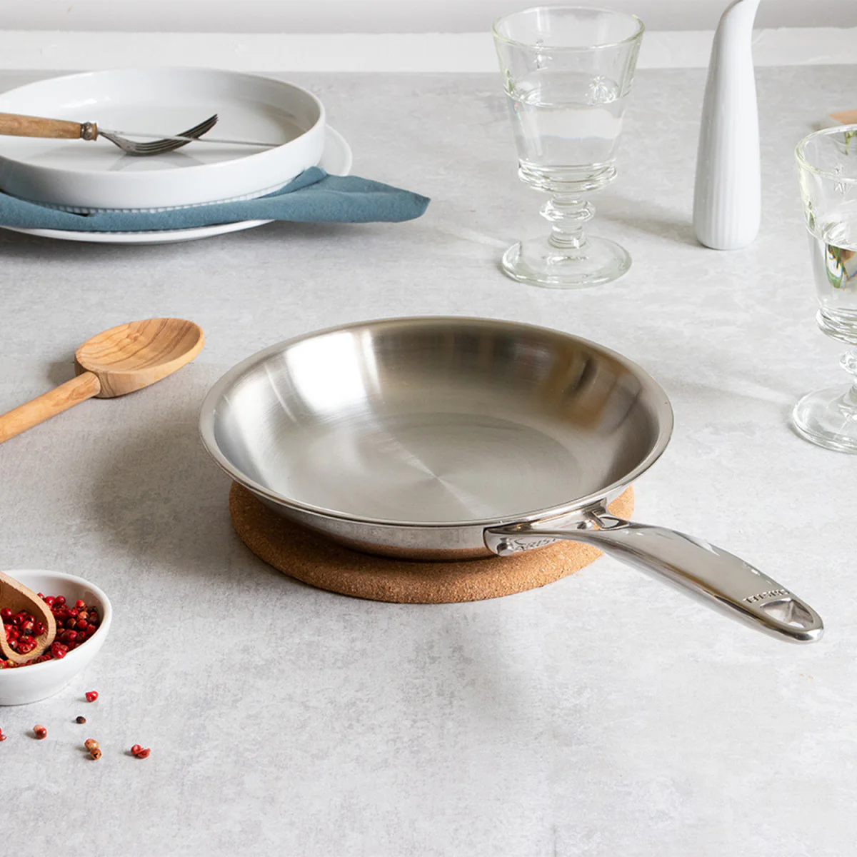 Poêle professionnelle en inox Ultraply 26cm Cristel