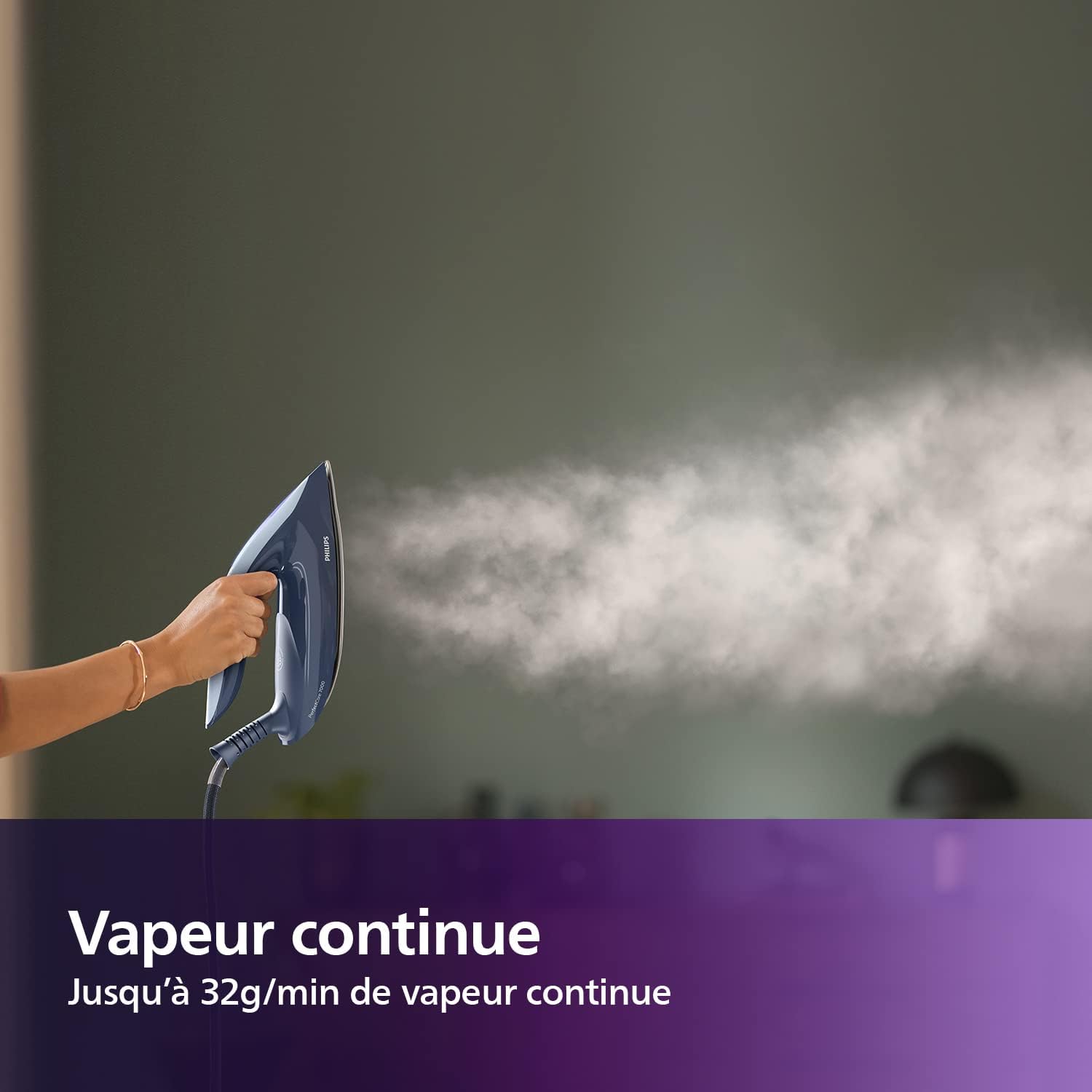 Philips Domestic Appliances PerfectCare Série 8000 PSG8140/80 Centrale Vapeur, sans réglage, Vapeur Automatique, 8,5 Bar, Effet Pressing jusqu'à 700g Noir/Or