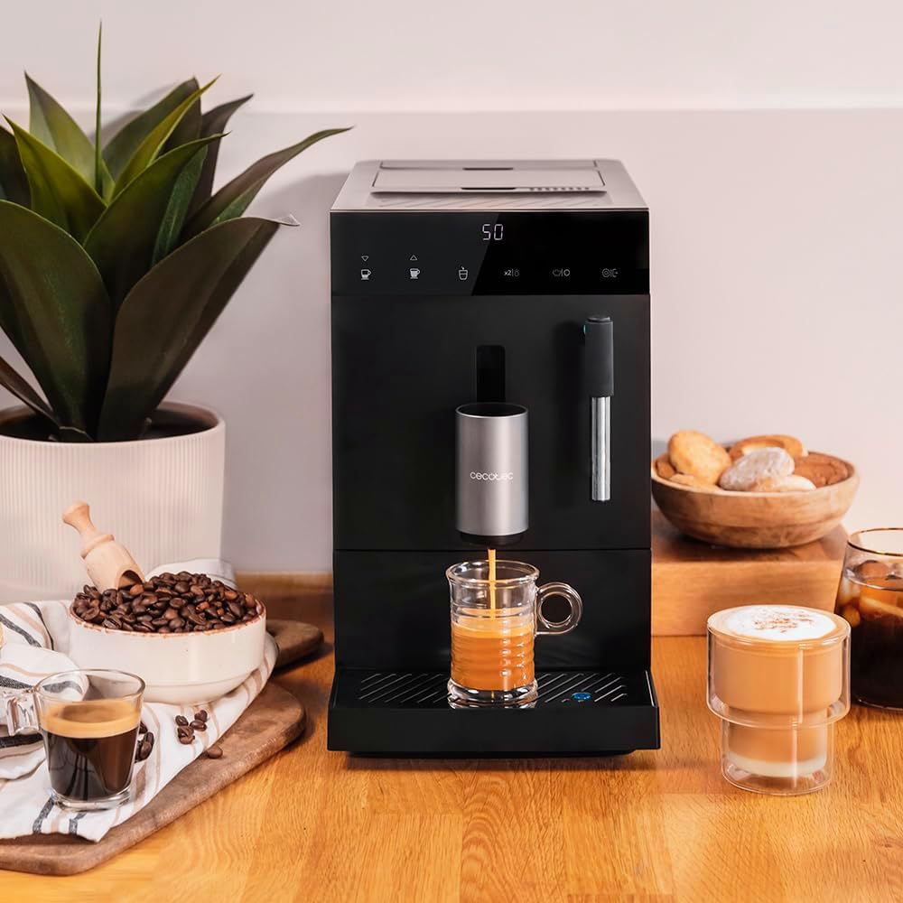 Cecotec Cafetière Compacte Superautomatique avec Cuiseur Vapeur Compact Cremmaet. 1350W, 19 Barres, Système Thermoblock, Réservoir de Grains de Café de 150gr avec Broyeur et 1,1 L d'Eau