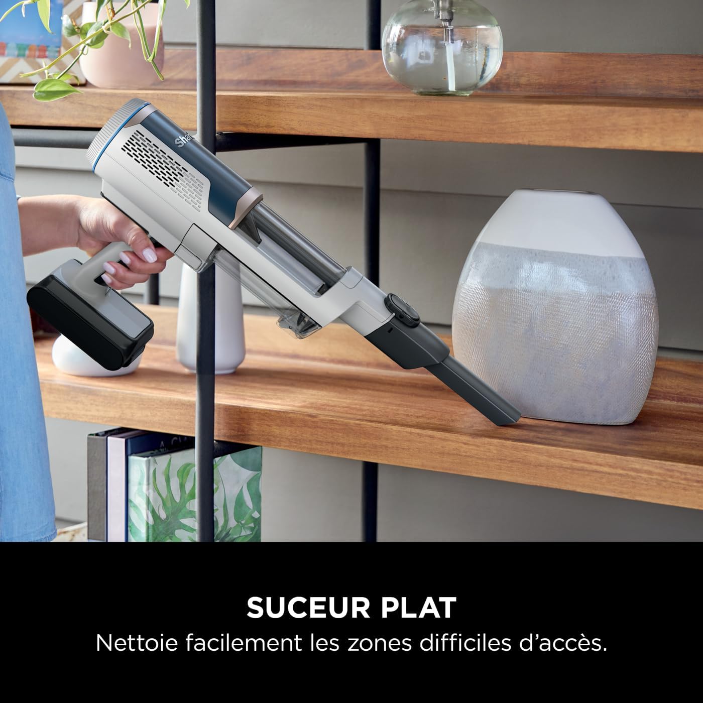 Shark Clean & Empty Aspirateur sans fil, système vidange automatique, aspirateur léger anti-poils avec outils animaux et interstices, autonomie 40 minutes, station de chargement, blanc/bleu, BU3521EU