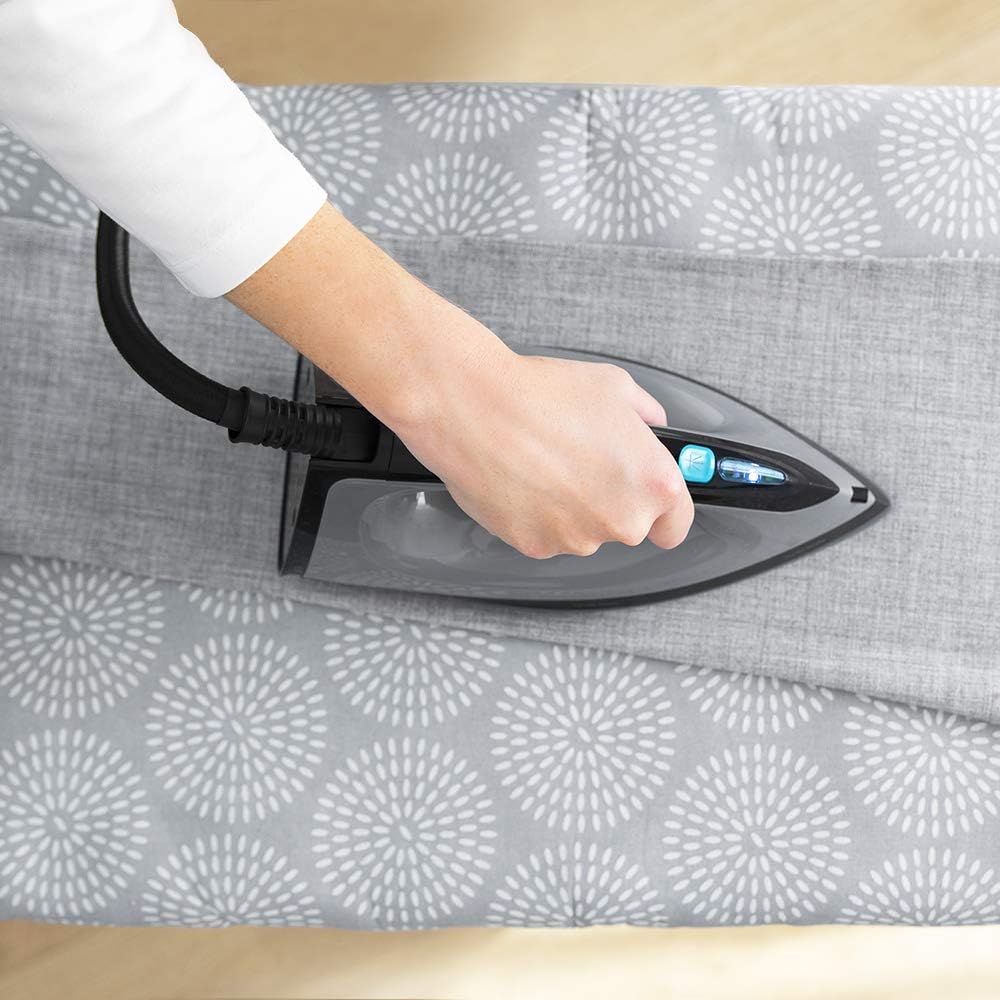 Cecotec Centrale vapeur intelligente Total Iron 10100 Pro. fer à repasser vertical et horizontal, aspiration et soufflerie, 5 programmes pour 5 tissus, 220 g/min et 5 bars.