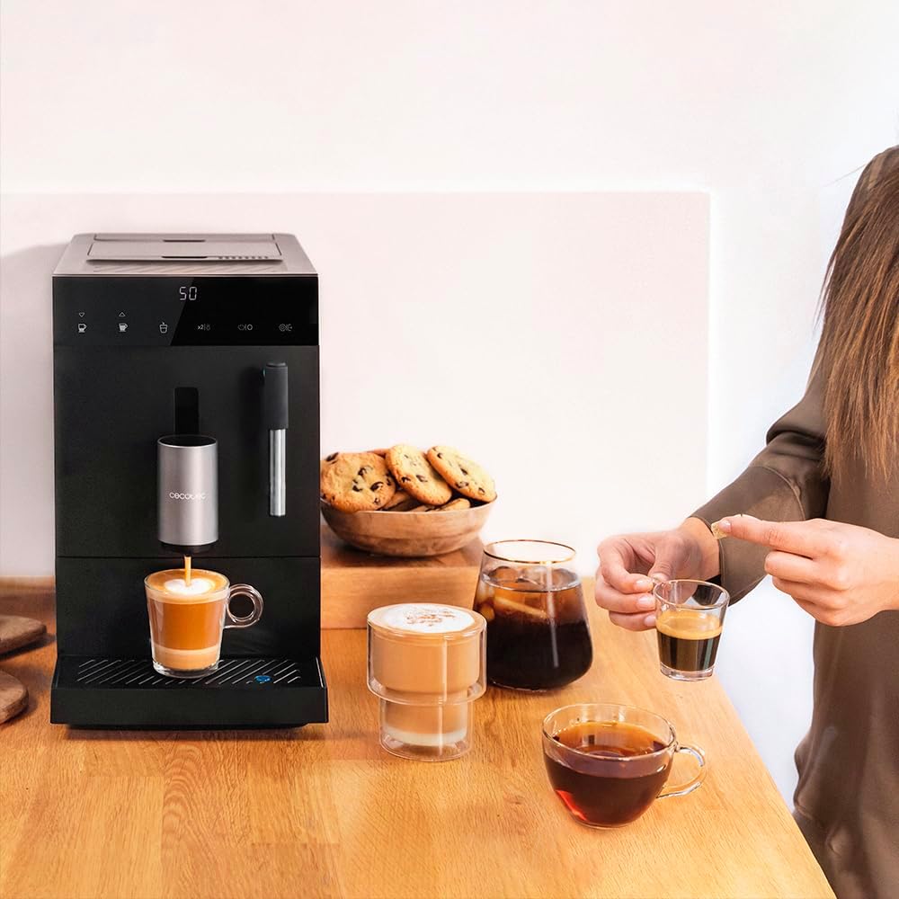 Cecotec Cafetière Compacte Superautomatique avec Cuiseur Vapeur Compact Cremmaet. 1350W, 19 Barres, Système Thermoblock, Réservoir de Grains de Café de 150gr avec Broyeur et 1,1 L d'Eau