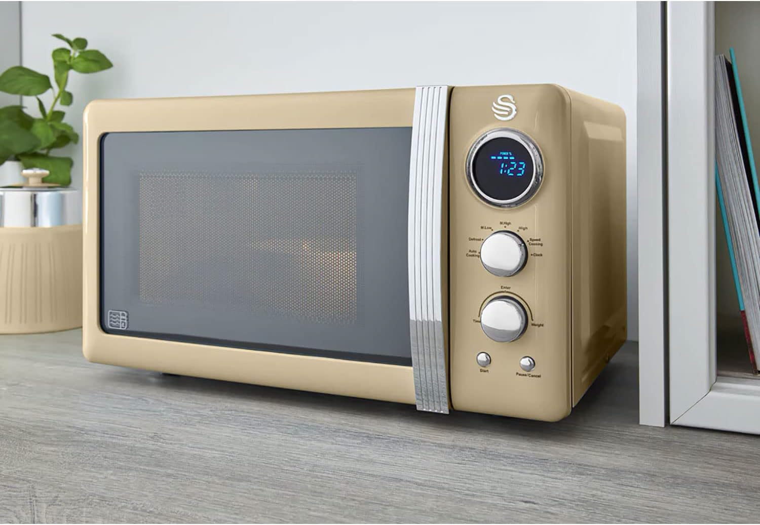 Swan Retro SM22030GRNEU Micro-ondes Numérique 20L, 5 Niveaux de Puissance, Fonction Décongélation, Minuterie 60 Minutes, Porte à Effet Miroir, Plateau Tournant 27cm, Design Vintage, Gris, 800W