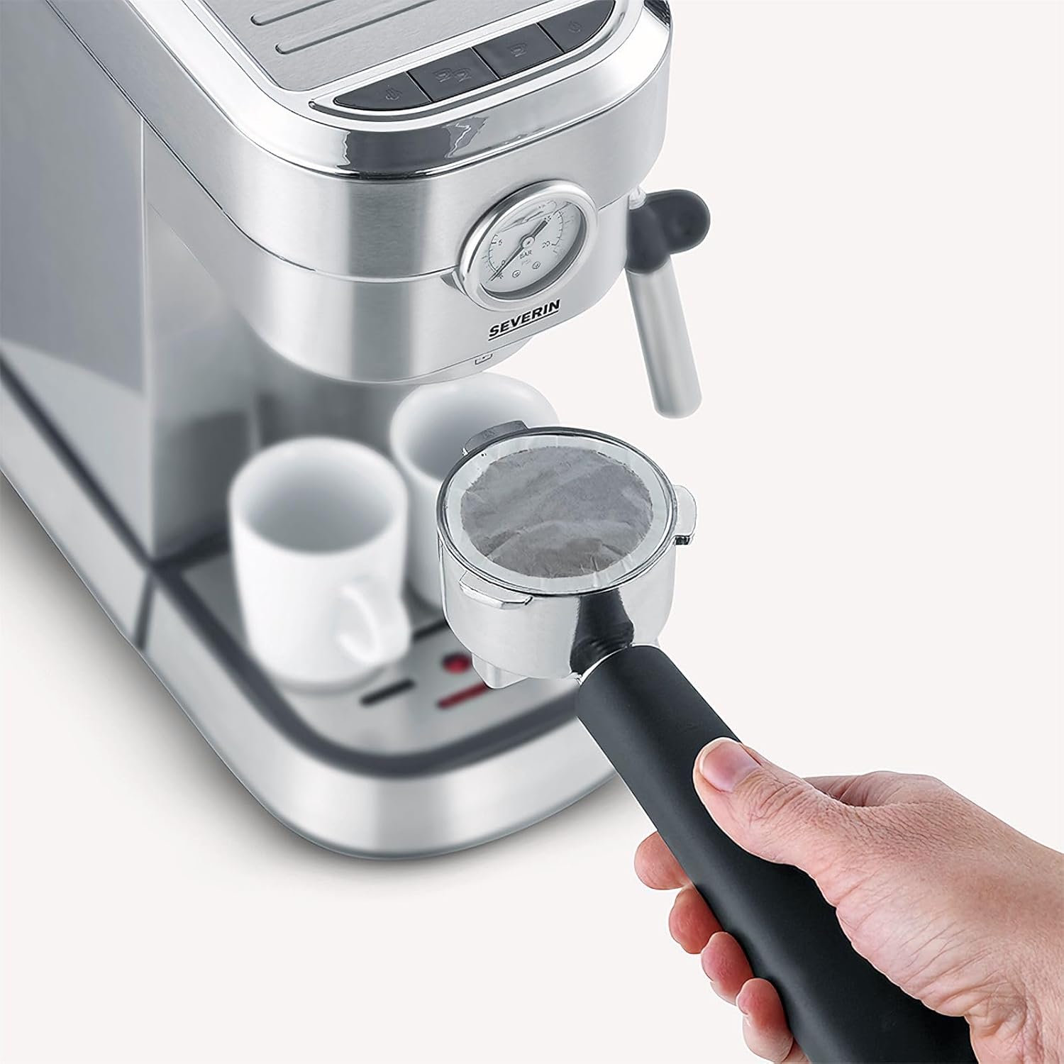 SEVERIN Cafetière Expresso Espresa Plus, 1 350W, 1,1 L, Manomètre intégré, Pompe 15 bars, Set barista inclus, Inox/Noir, KA 5995