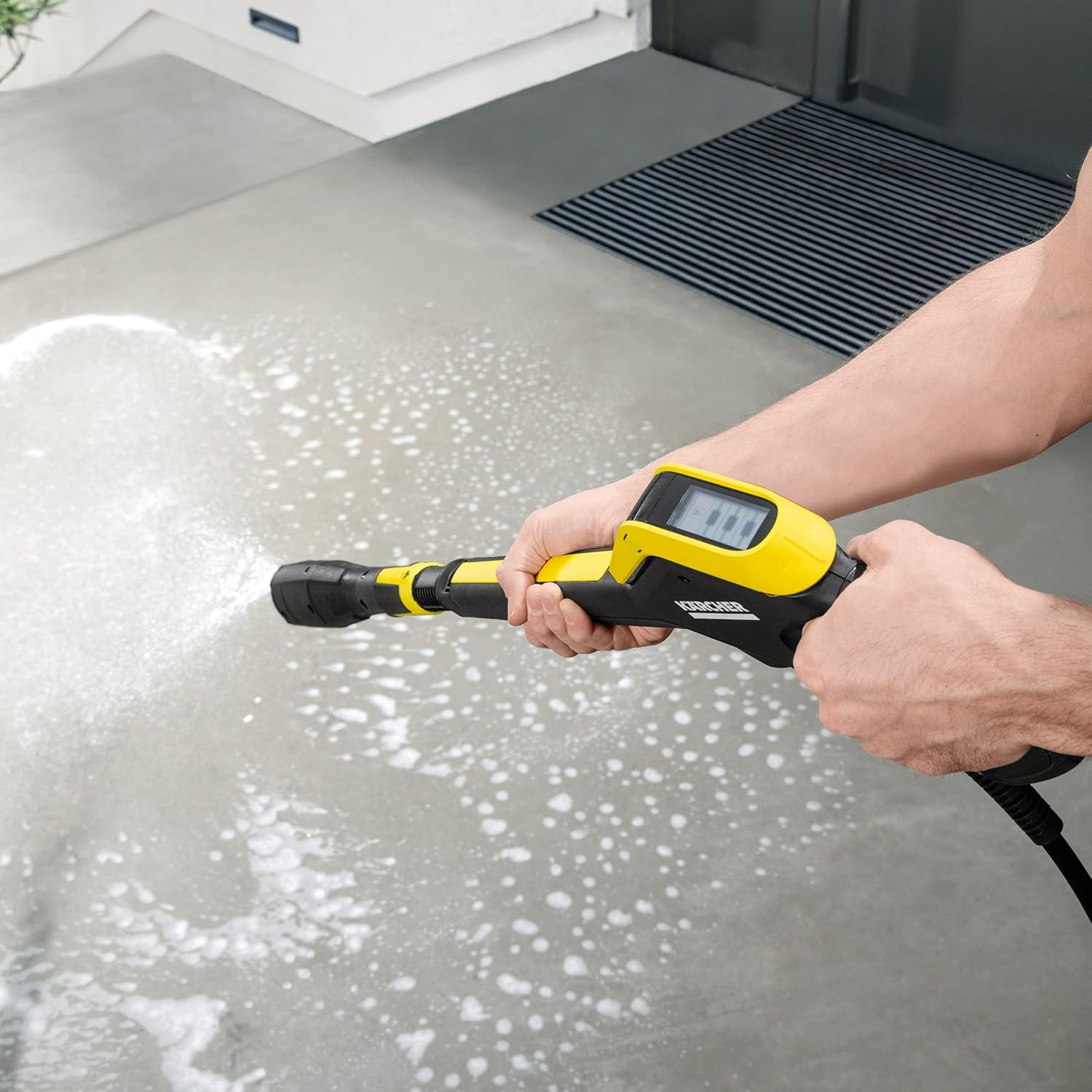 Krcher Flchenreiniger T-Racer T 7 Plus (Spritzwasserschutz, für groe Flchen, zwei Flachstrahldüsen, Handgriff für senkrechtes arbeiten, Powerdüse, Spüldüse)