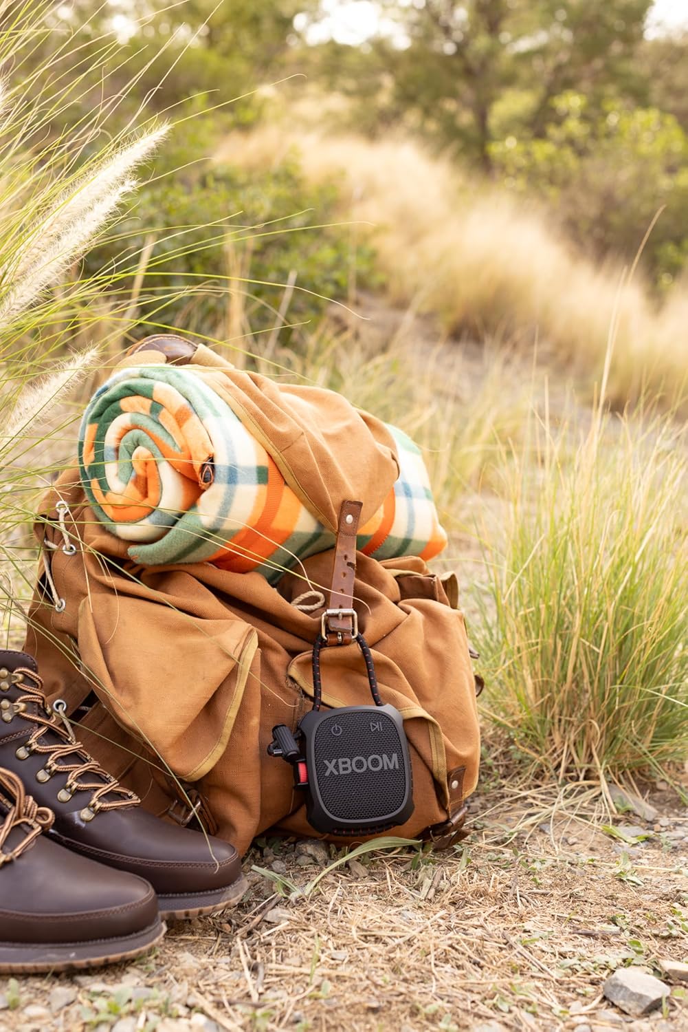 LG, Enceinte Bluetooth puissante, Portable, Enceinte Bluetooth Lumineuse, XBOOM 360°, Éclairage Personnalisable, Jusqu'à 24h d'autonomie, Enceinte Bluetooth Design, DXO2T