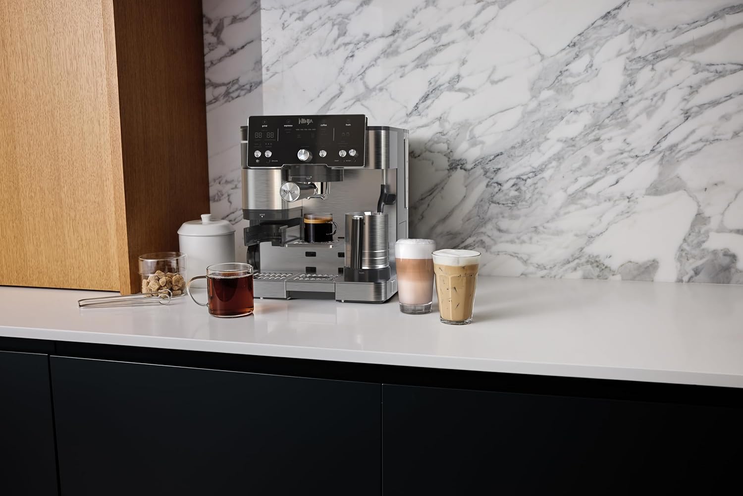 NINJA Machine à café Luxe Premier 3-en-1, Latte, Cappuccino, Infusion à froid et Espresso avec broyeur à grains et mousseur à lait intégrés, facile à utiliser, EU Prise, argent, ES601EU