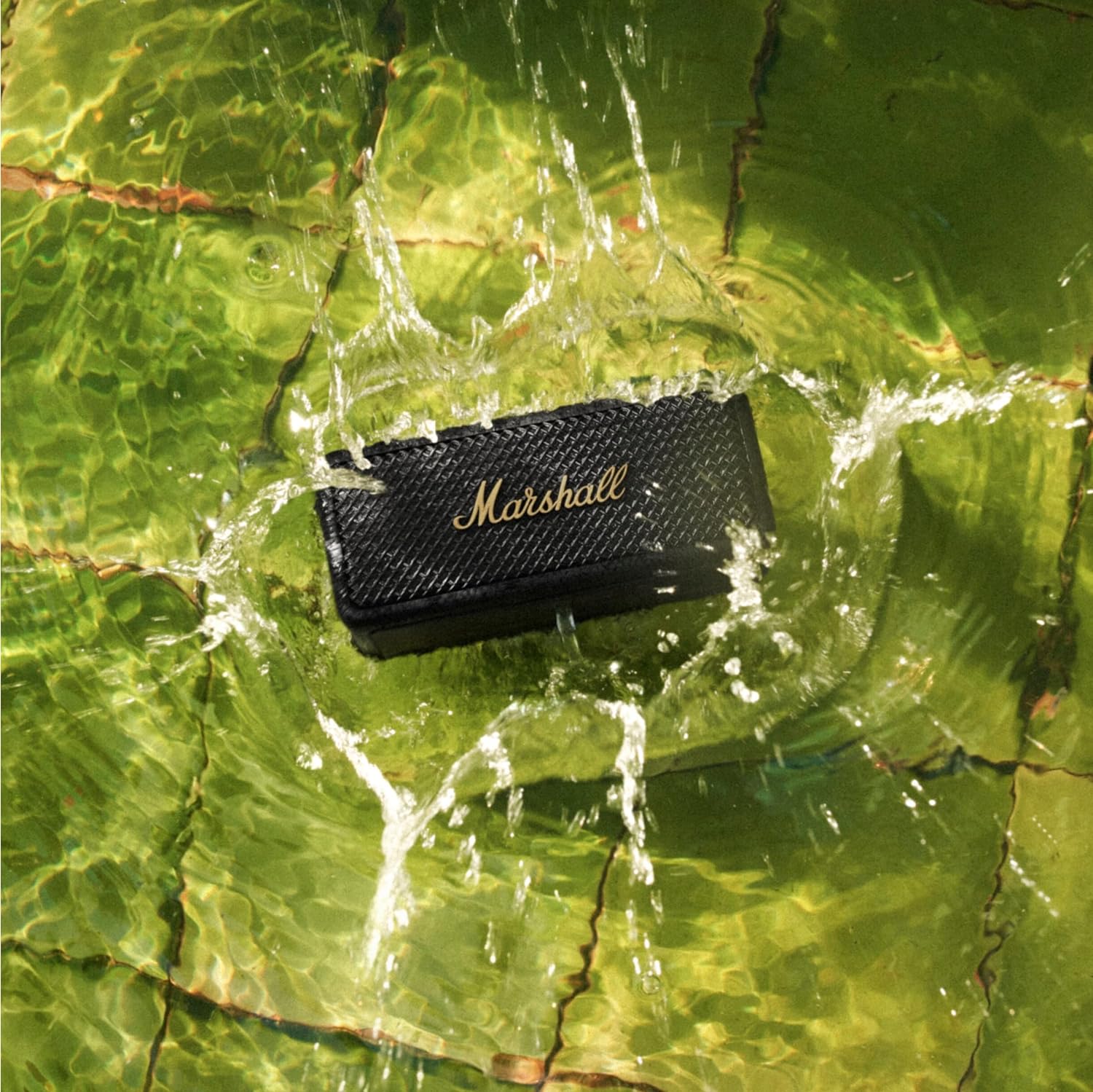 Marshall Emberton III Enceintes Bluetooth Portables, sans Fil, IP67 Résistant à la Poussière et à l'eau, Plus de 32 Heures de Lecture, Charge Rapide - Noir & Laiton