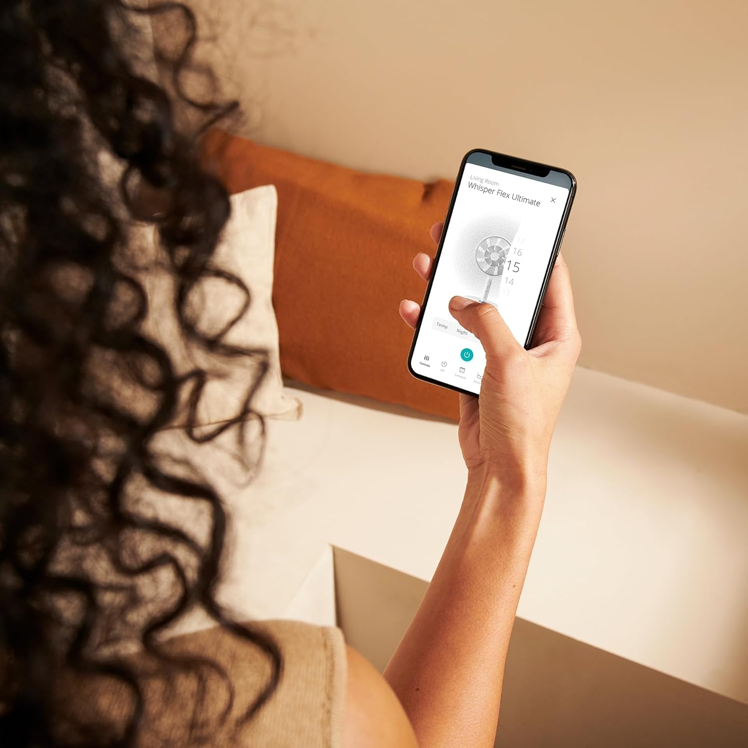 Duux whisper Flex Ultimate Blanc - Ventilateur sur pied - Ventilateur silencieux sur pied avec mode nuit et minuterie - Contrôle télécommande et smartphone - Batterie incluse