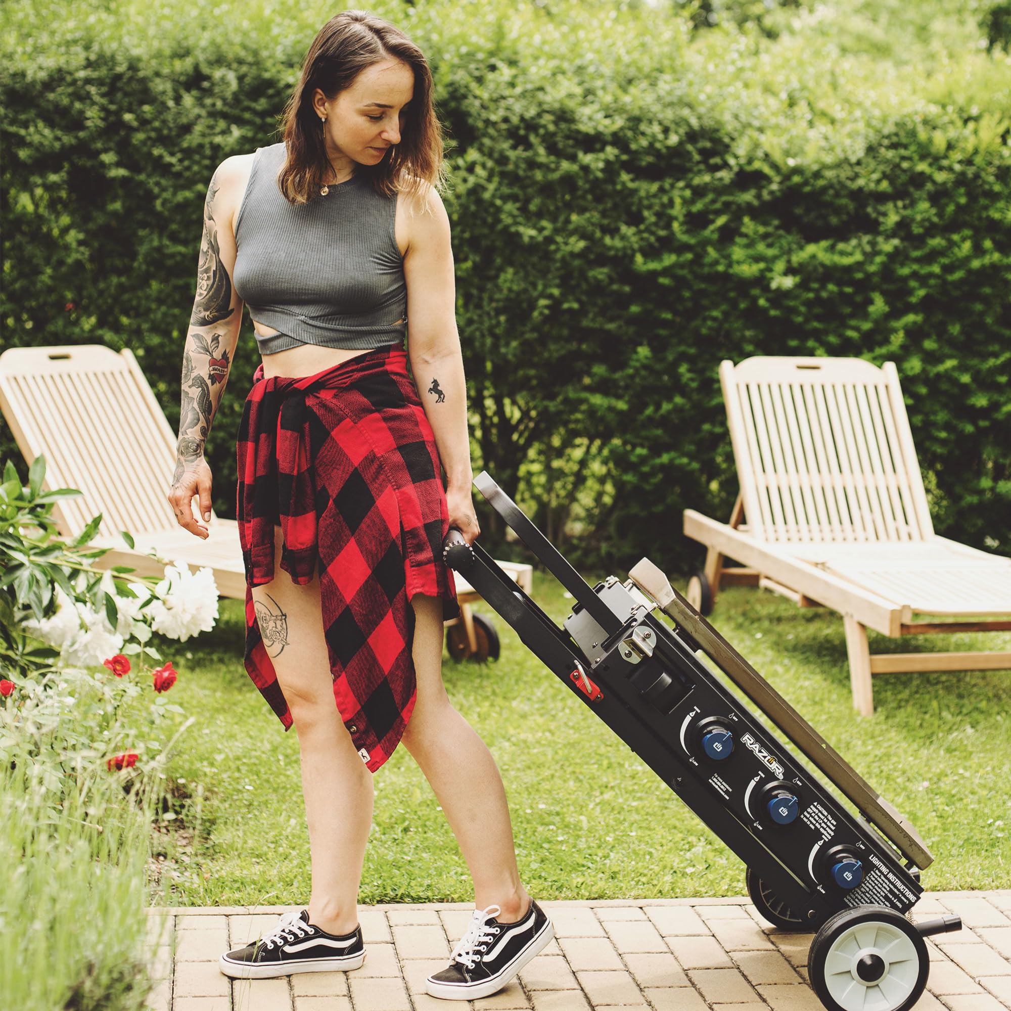 Razor Griddle Gas Grill & Griddle for Backyard Cooking and Camping, Portable Grill with Cart & Side Shelf