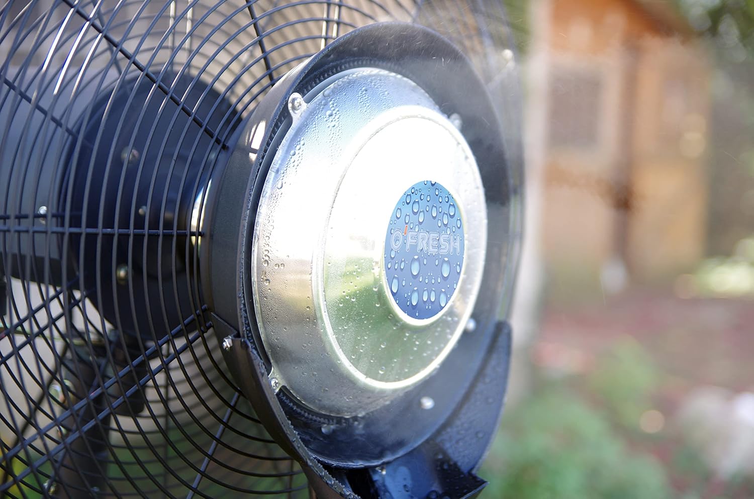 O'FRESH Ventilateur Brumisateur Terrasse Haute Performance pour Extérieur - Ventilateur sur Pied 180 cm + Système de Brumisation - Repousse les moustiques et nuisible volants - Capacité : 80 m²