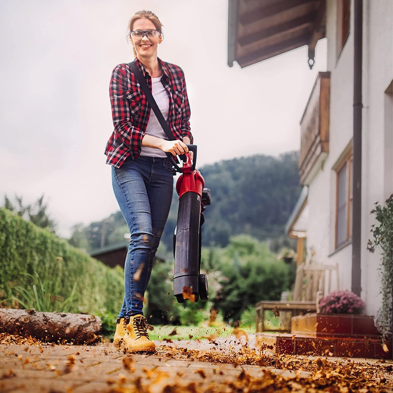 Einhell Akku-Laubsauger Laubblser GE-CL 36 Li E-Solo Power X-Change (Lithium-Ionen, 2 x 18 V, 210 km/h Luftgeschwindigkeit, bürstenloser Motor, 45 l-Fangsack, Tragegurt, ohne und Ladegert)