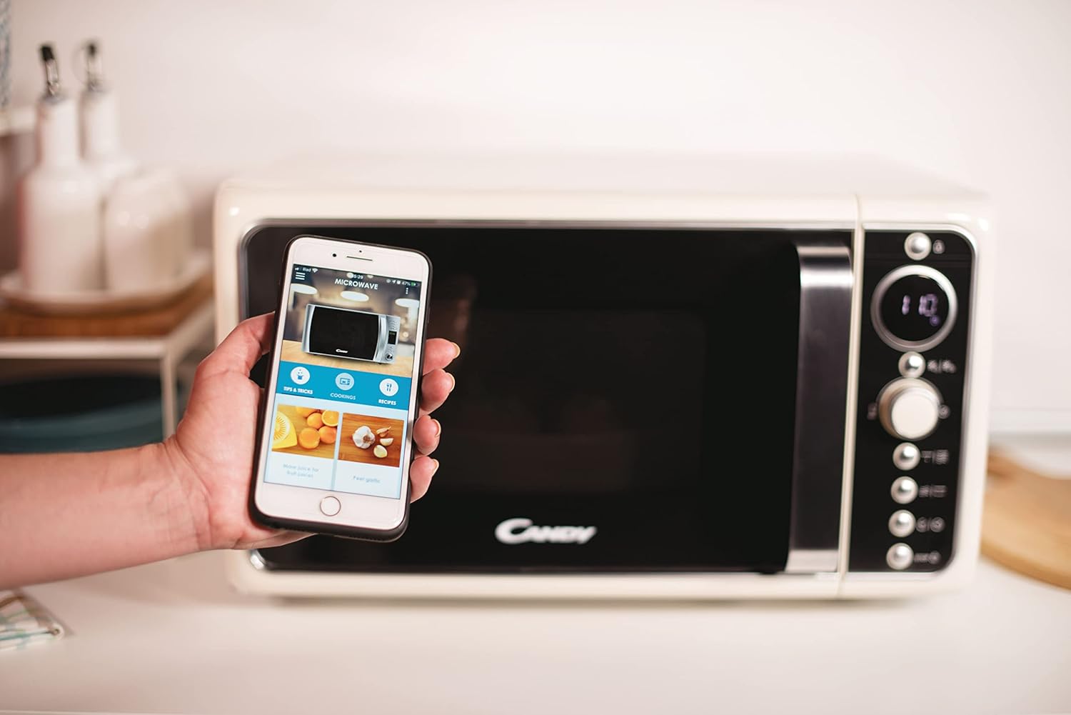 Candy DIVOG25CC Micro-ondes Gril quartz, Puissant 900 W + Gril 1000W, 25L, Programmateur digital, 6 Niveaux de puissance, Décongelation poids/temps, Fonction silence,Design Retro, Couleur Crème