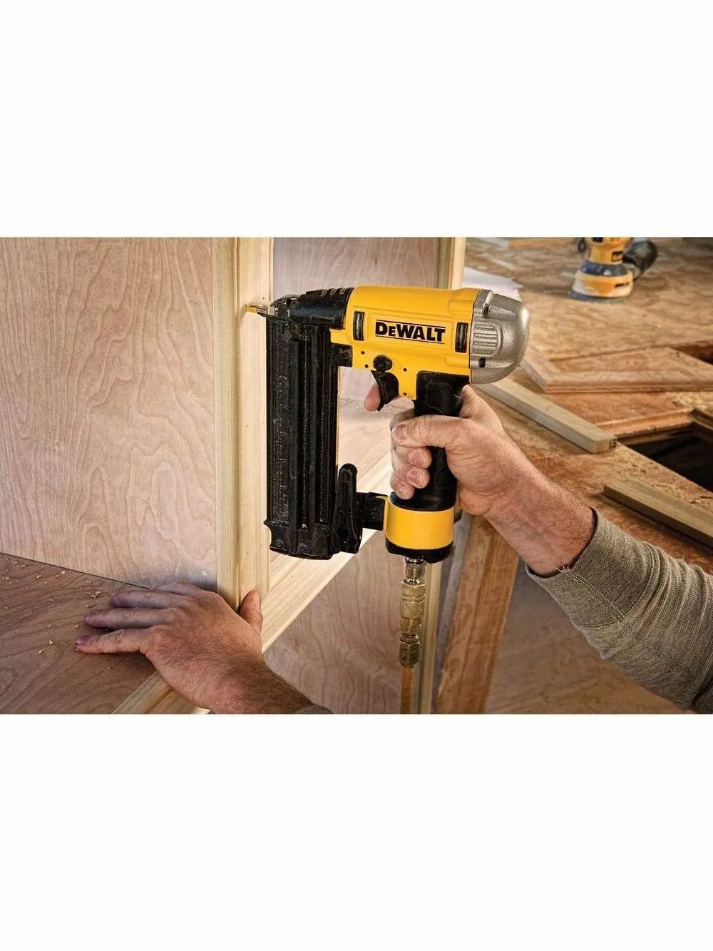 DEWALT 20V MAX* Cordless Brad Nailer, 18GA, Precision Point (DWFP12233)
