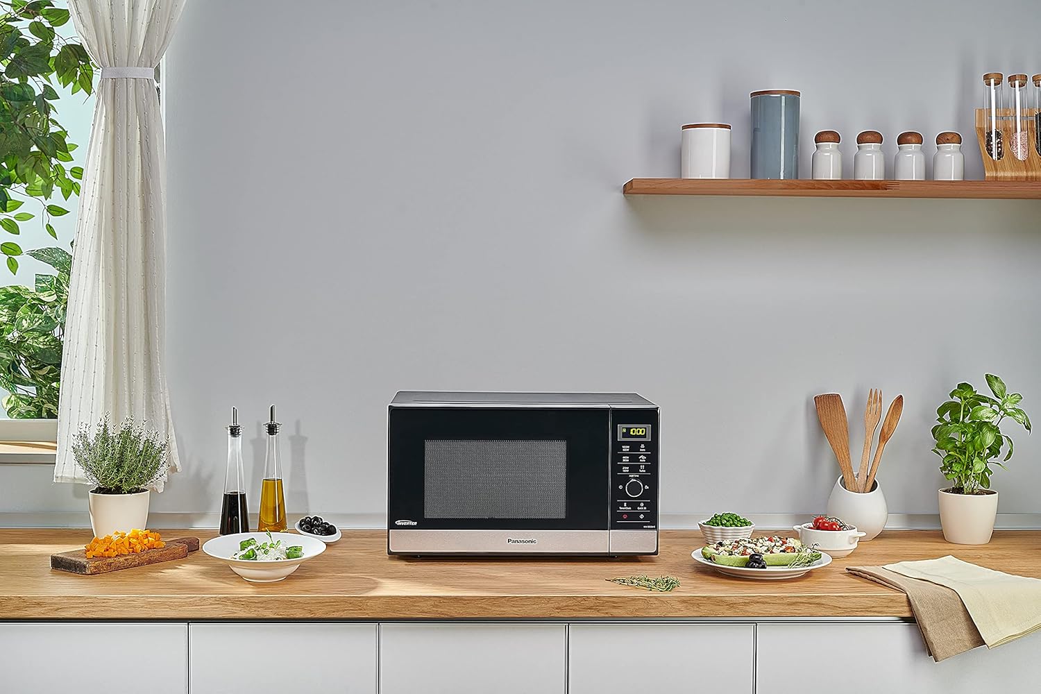 Panasonic NN-SD27HSUPG Four Micro-Ondes Technologie Inverter Plateau Tournant en Verre, 23L, 1000W, 10 Prog auto, Décongélation Chaos, 6 Puissances, Minuterie, Affichage LED, Acier Inoxydable Argent