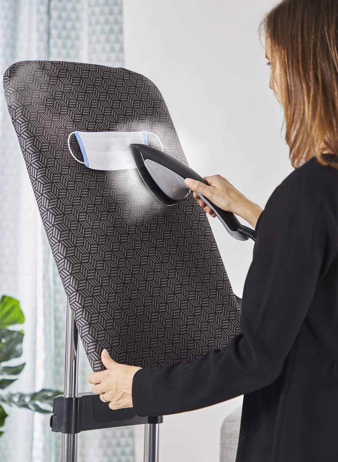 Calor Ixeo Power solution de défroissage tout-en-un, 2170 W, Fer à repasser avec planche Smartboard intégrée 3 positions, Pression d'une centrale vapeur de 5,8 bars, Fabriqué en France QT2020C0