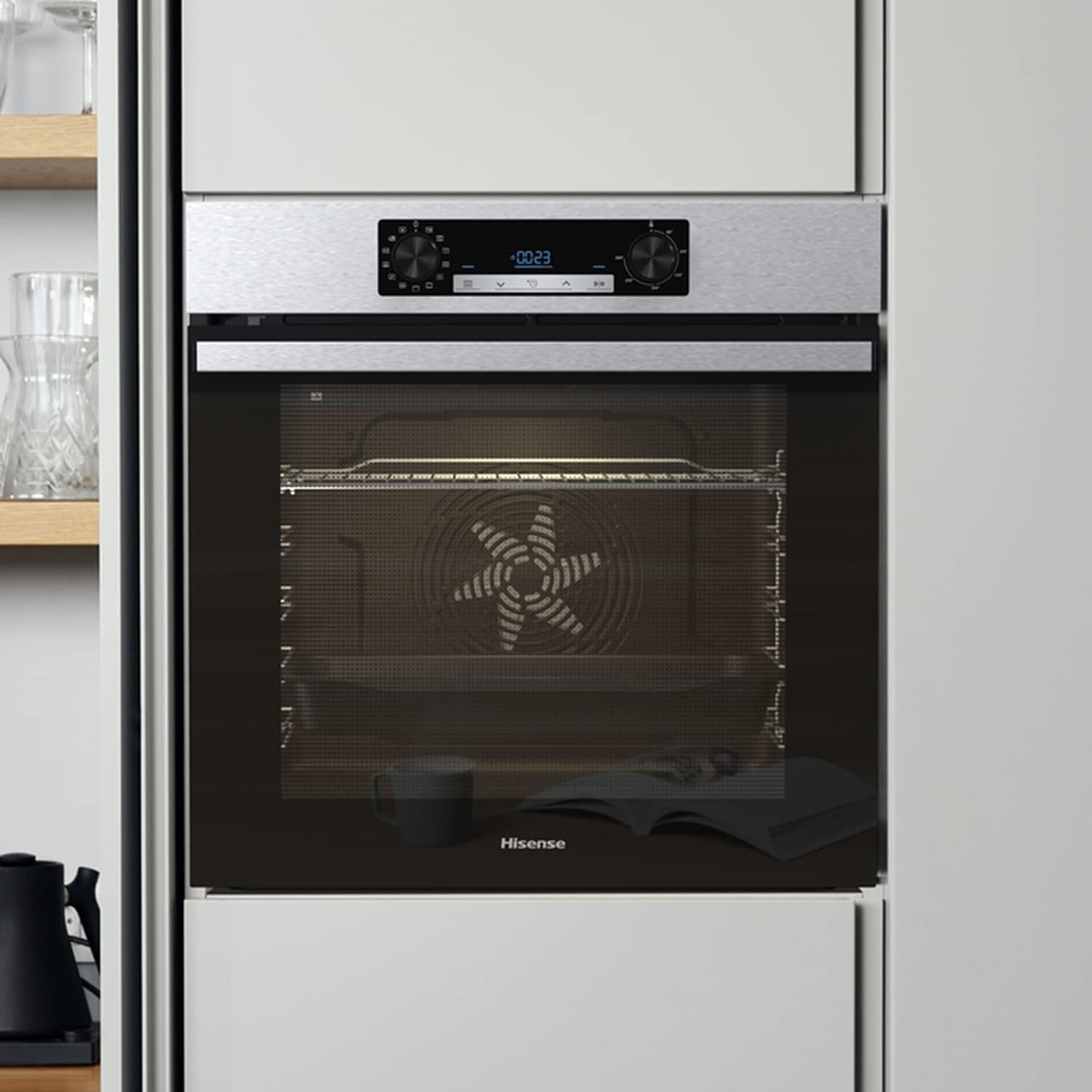 Hisense BI64211PX Four multifonction - Cavité XXL de 77L, Pyrolyse, 13 Fonctions, Fonction Pizza 300°C, AirFry, Affichage LED, Inox, Classe A+
