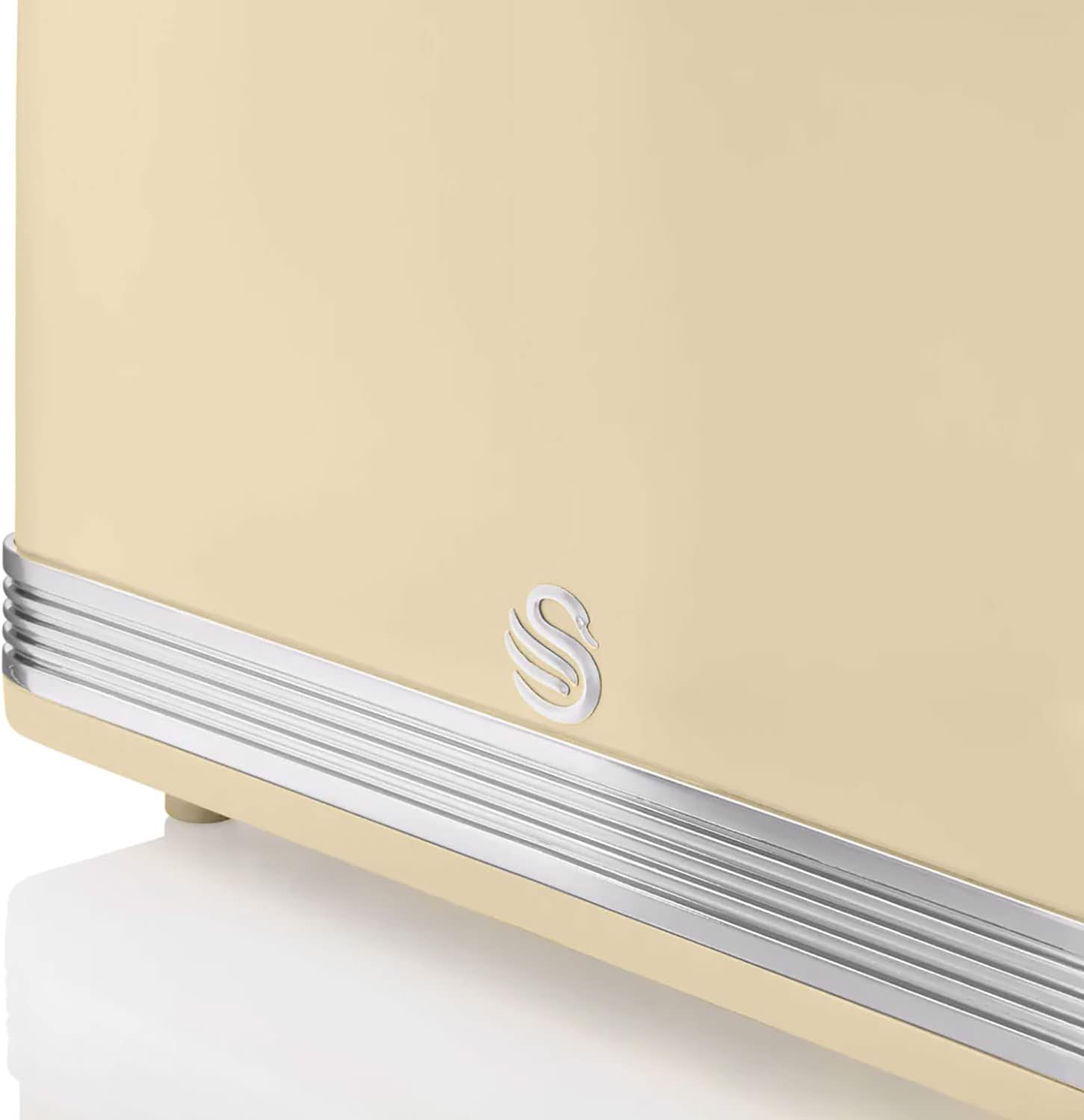 Swan Retro Ensemble Petit-Déjeuner, Bouilloire 1,8 L, Grille-Pain 2 Tranches à Fente Large, Micro-Ondes Numérique 20L, 6 Niveaux de Puissance, Minuteur, Porte Miroir, Design Vintage, Crème