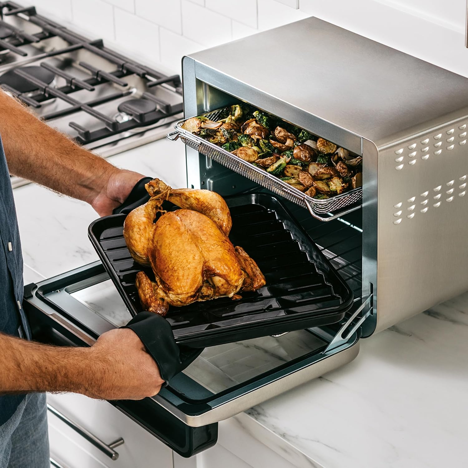 Ninja Foodi Four Multifonction 10-en-1, mini-four portable, surfaces de travail, four multifonction avec 10 fonctions de cuisson; Air Fry, Roast, Grill, Bake and more, Silver/Black DT200EU