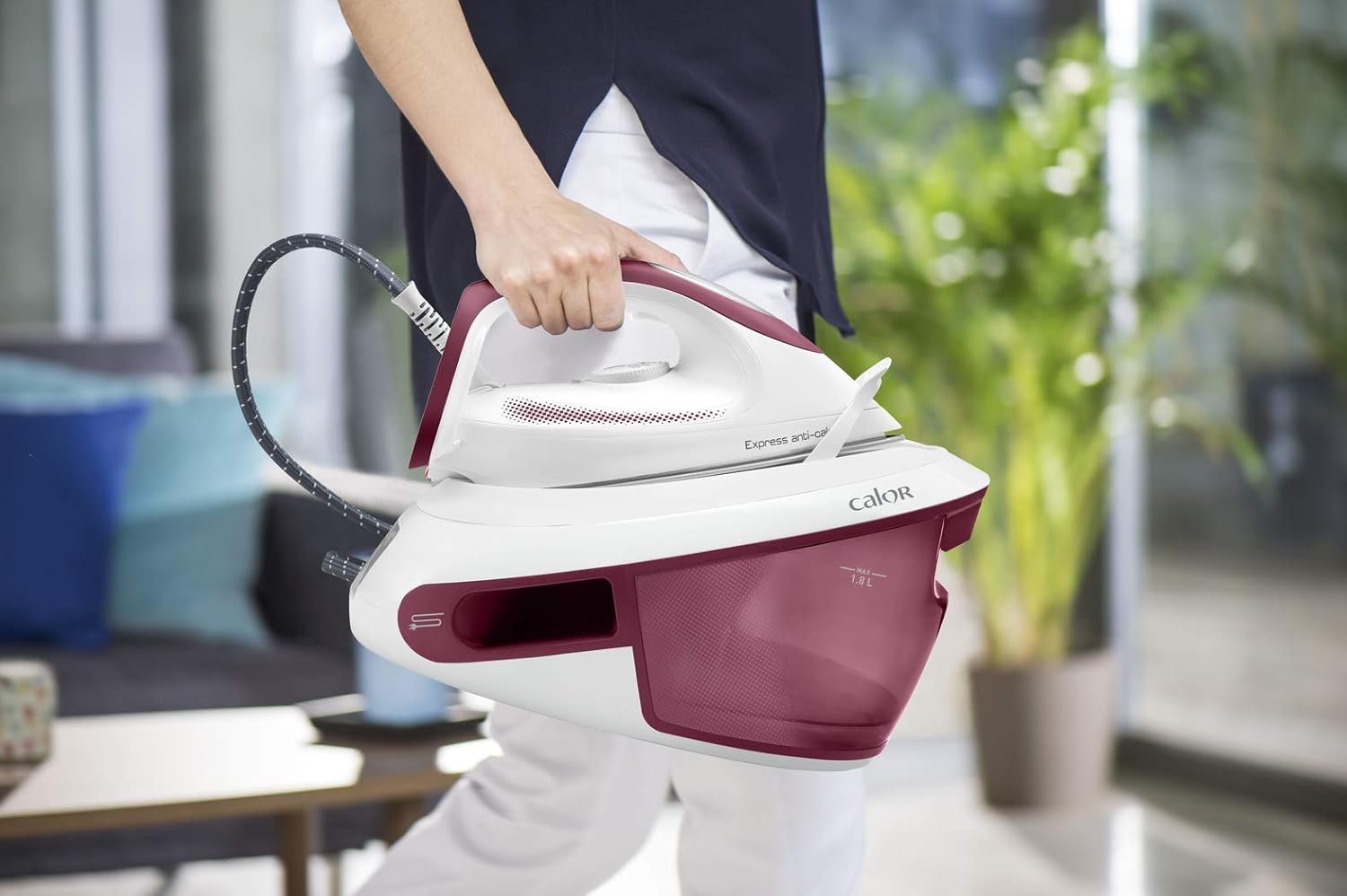 Calor Centrale Vapeur Express Anti-calc, Fonction Pressing 450 g/min, Collecteur de Calcaire Exclusif, Technologie Sans Réglages SV8055C0