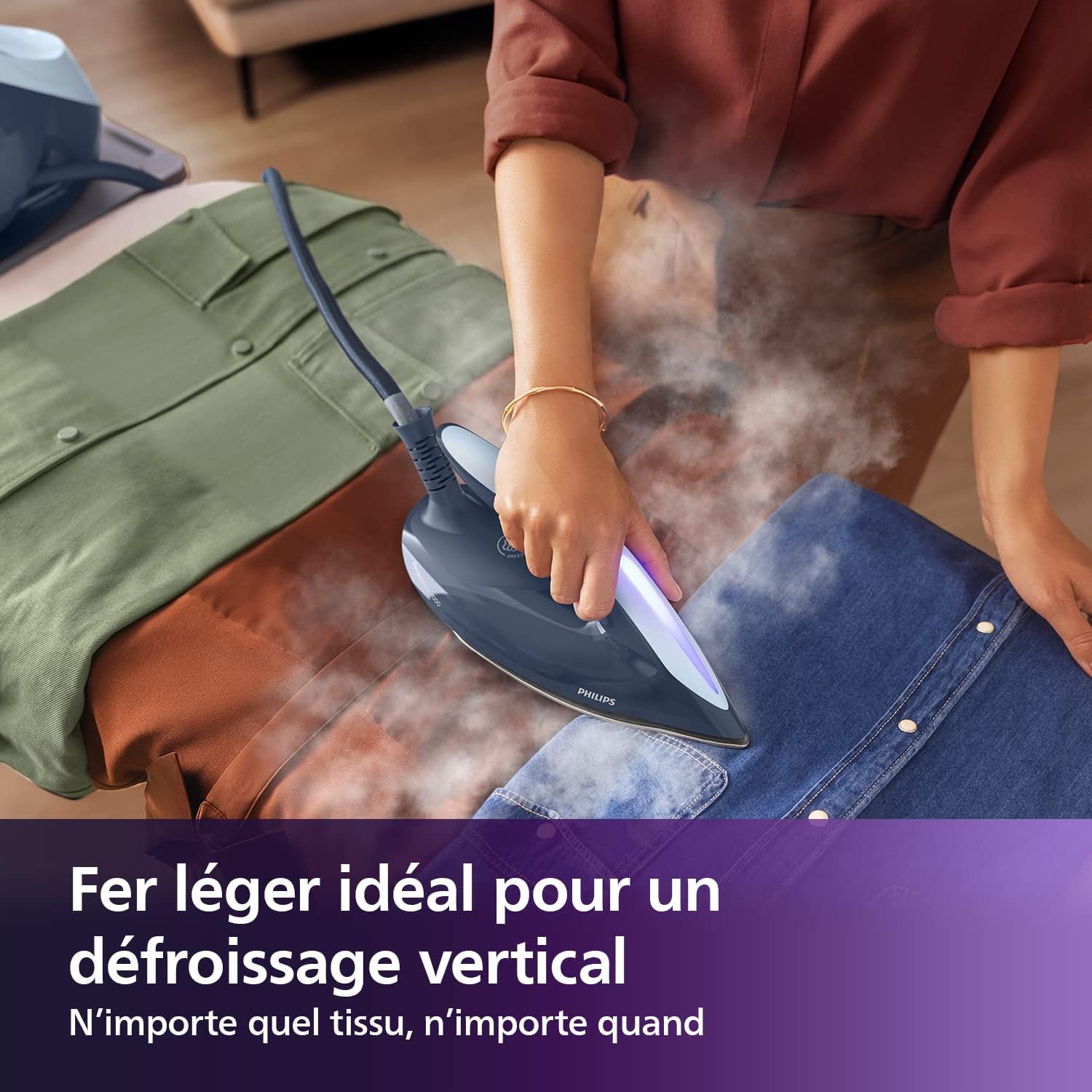 Philips Domestic Appliances PerfectCare Série 8000 PSG8140/80 Centrale Vapeur, sans réglage, Vapeur Automatique, 8,5 Bar, Effet Pressing jusqu'à 700g Noir/Or