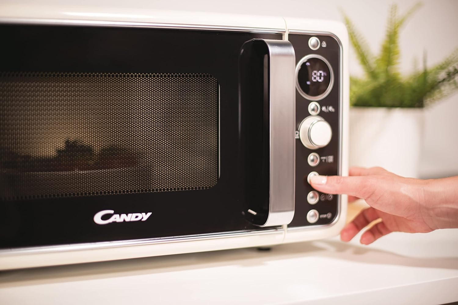 Candy DIVOG25CC Micro-ondes Gril quartz, Puissant 900 W + Gril 1000W, 25L, Programmateur digital, 6 Niveaux de puissance, Décongelation poids/temps, Fonction silence,Design Retro, Couleur Crème