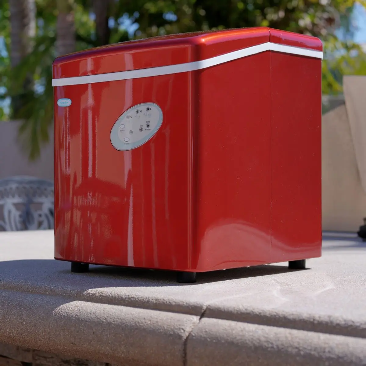 NewAir Counter Top Ice Maker Machine (Black), Compact Automatic Ice Maker, Cubes Ready in 6 Minutes, 28 Pounds in 24 Hours - Perfect for Home/Kitchen/Office/Bar