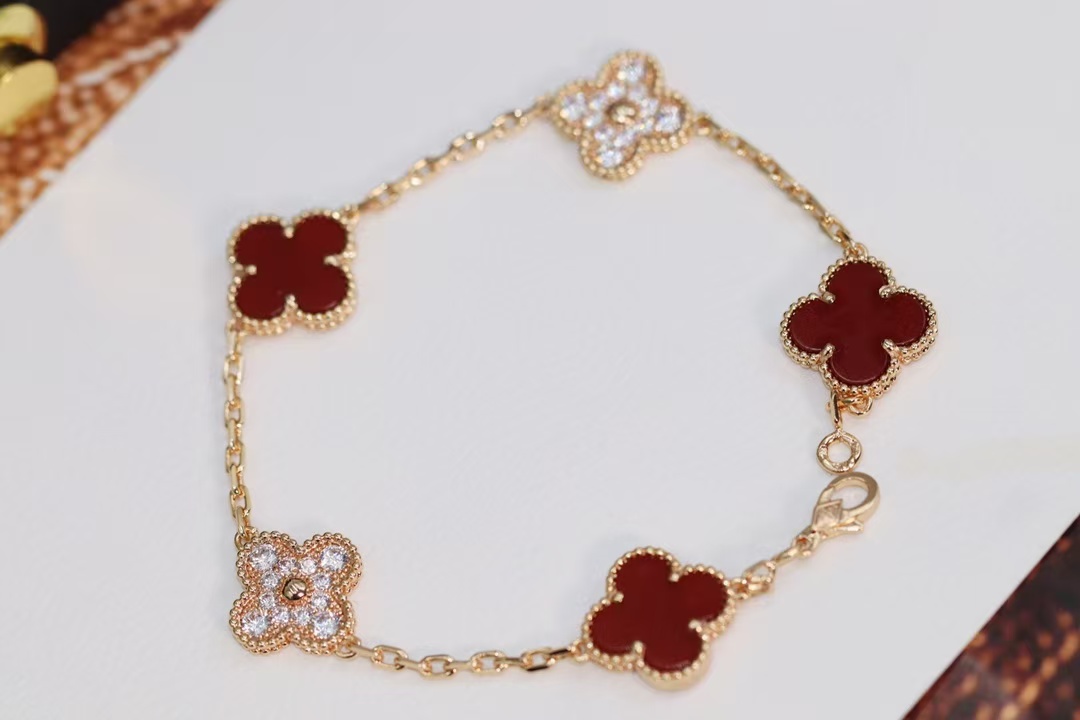 Replica Van Cleef & Arpels Carnelian Five Clover Bracelet 5 Motifs